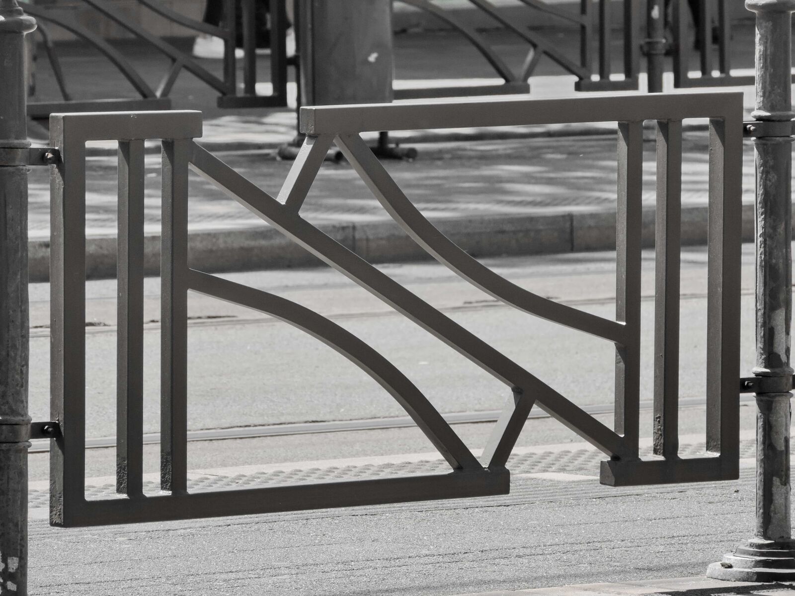 Nikon Coolpix P520 sample photo. Asphalt, barrier, fence, fence photography