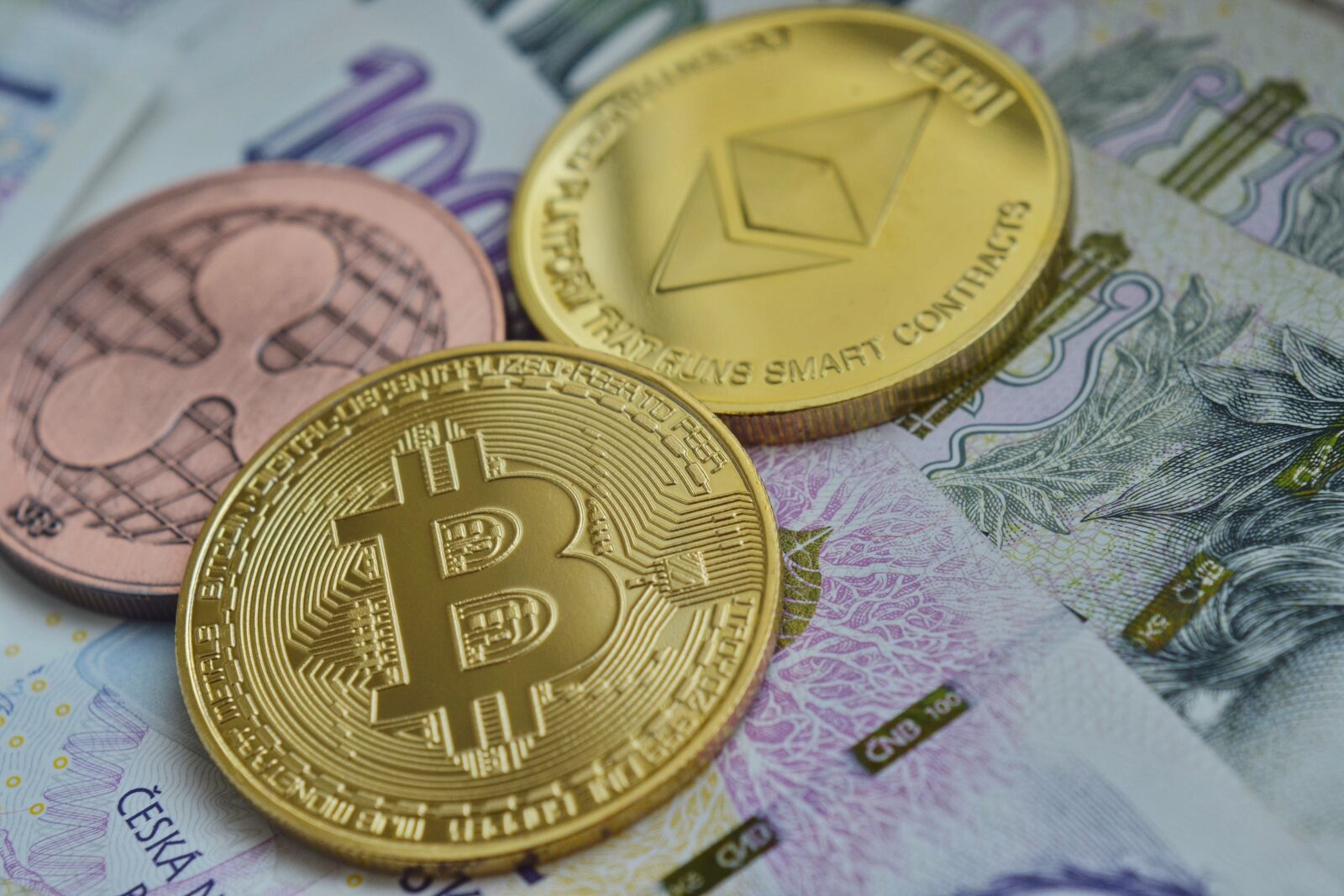 Nikon D7000 sample photo. Ethereum, bitcoin, ripple photography