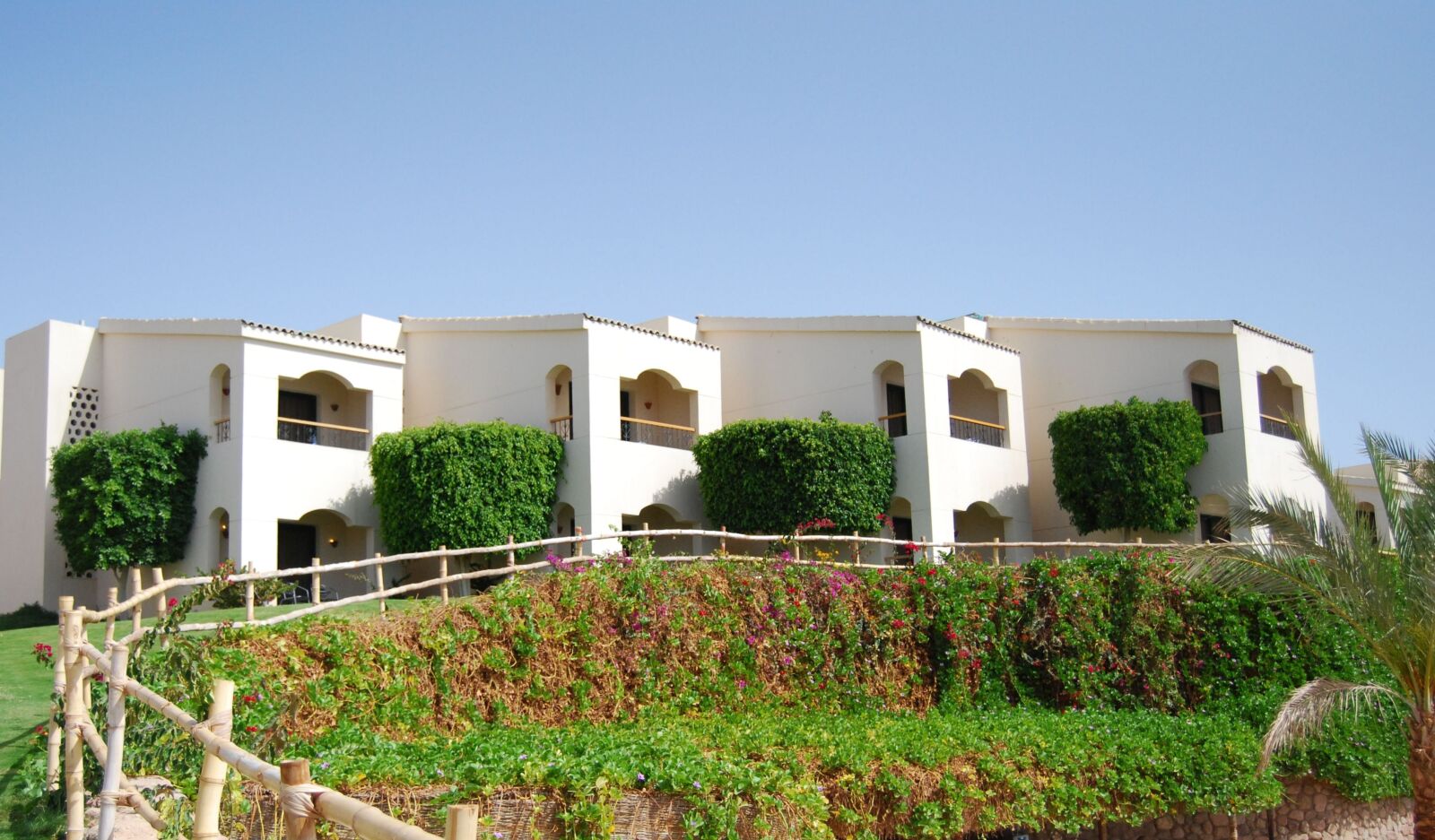 Nikon D60 sample photo. Building, at home, vacation photography
