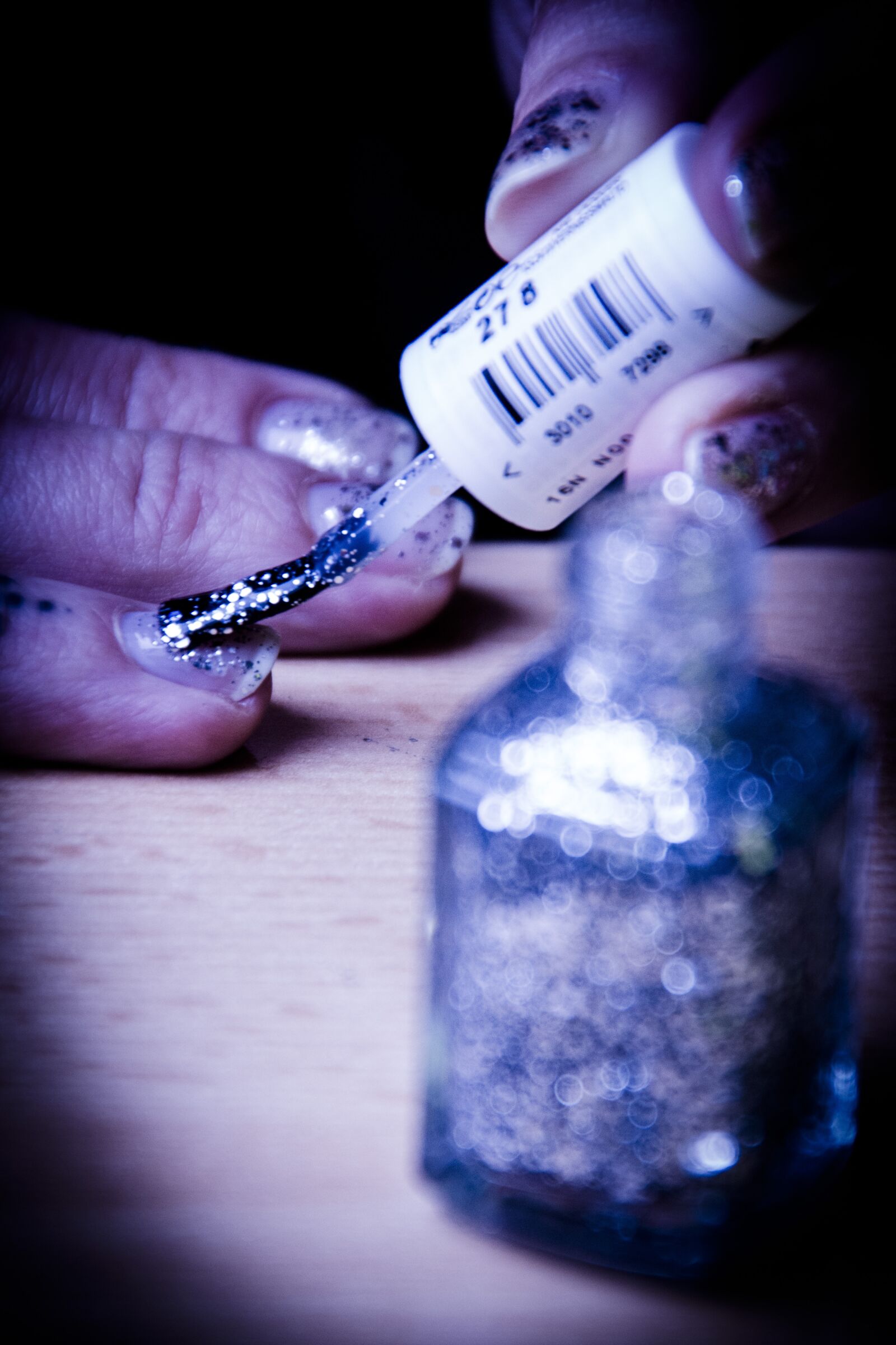 Sony SLT-A77 + DT 18-270mm F3.5-6.3 SSM sample photo. Fingernails, manicure, nail varnish photography