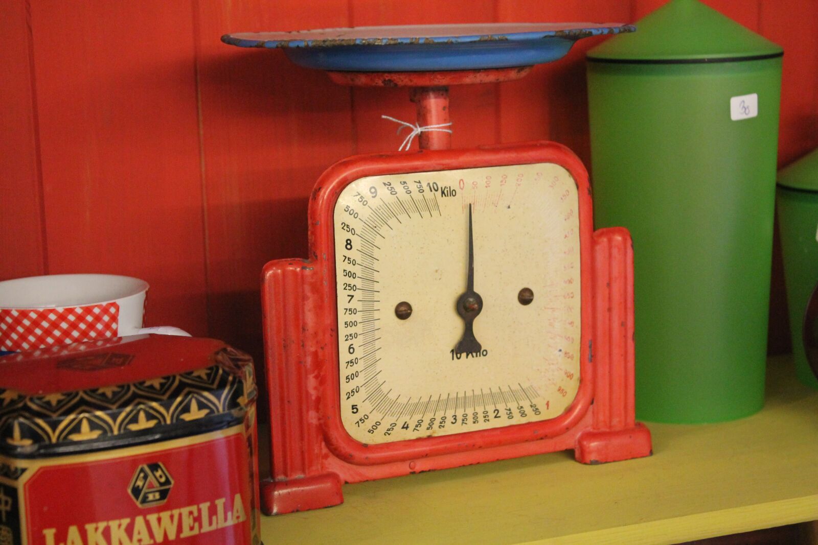 Canon EOS 1100D (EOS Rebel T3 / EOS Kiss X50) sample photo. Antique, horizontal, kitchen scale photography