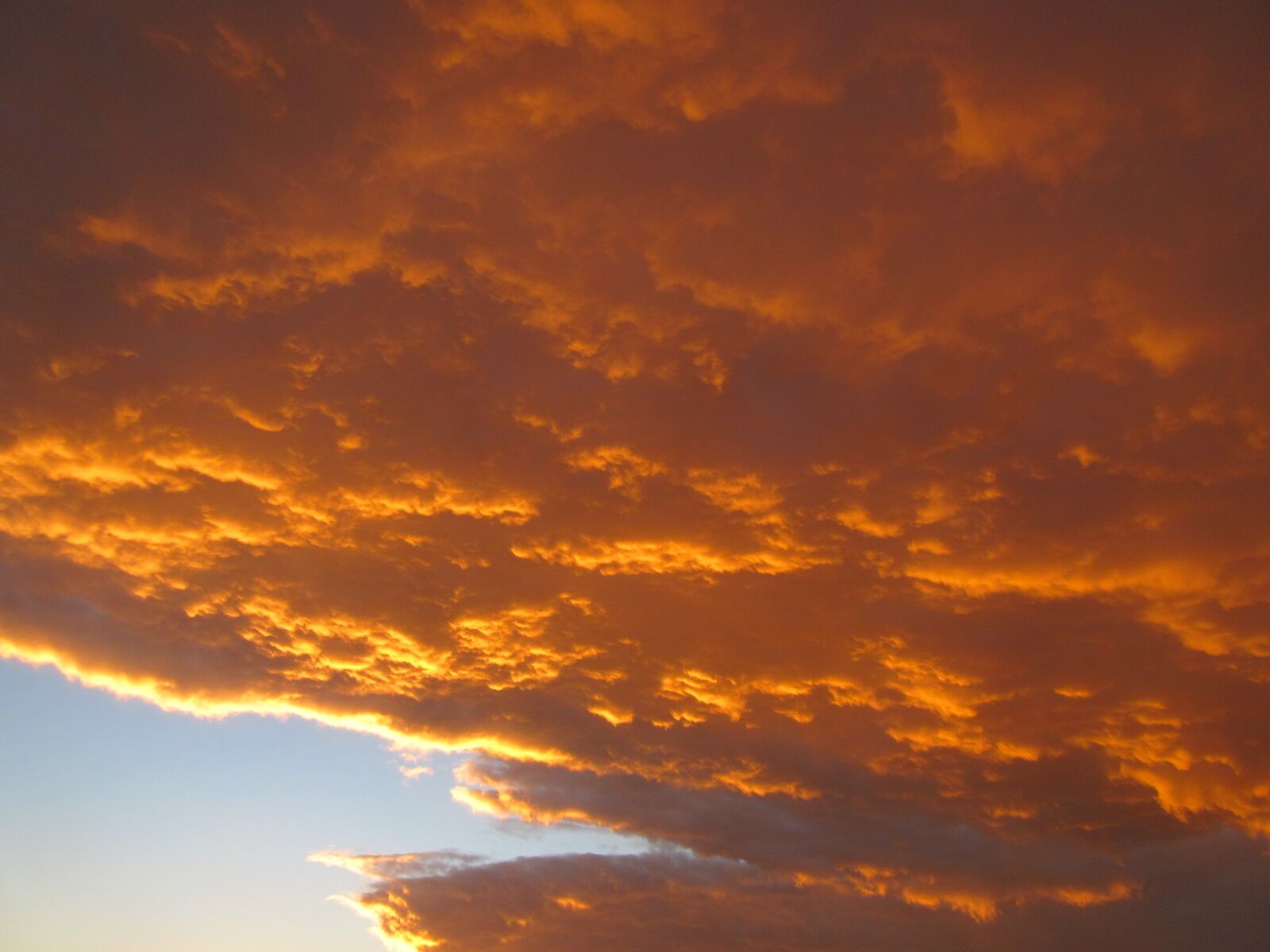 Canon PowerShot ELPH 340 HS (IXUS 265 HS / IXY 630) sample photo. Sky, sunset, clouds photography