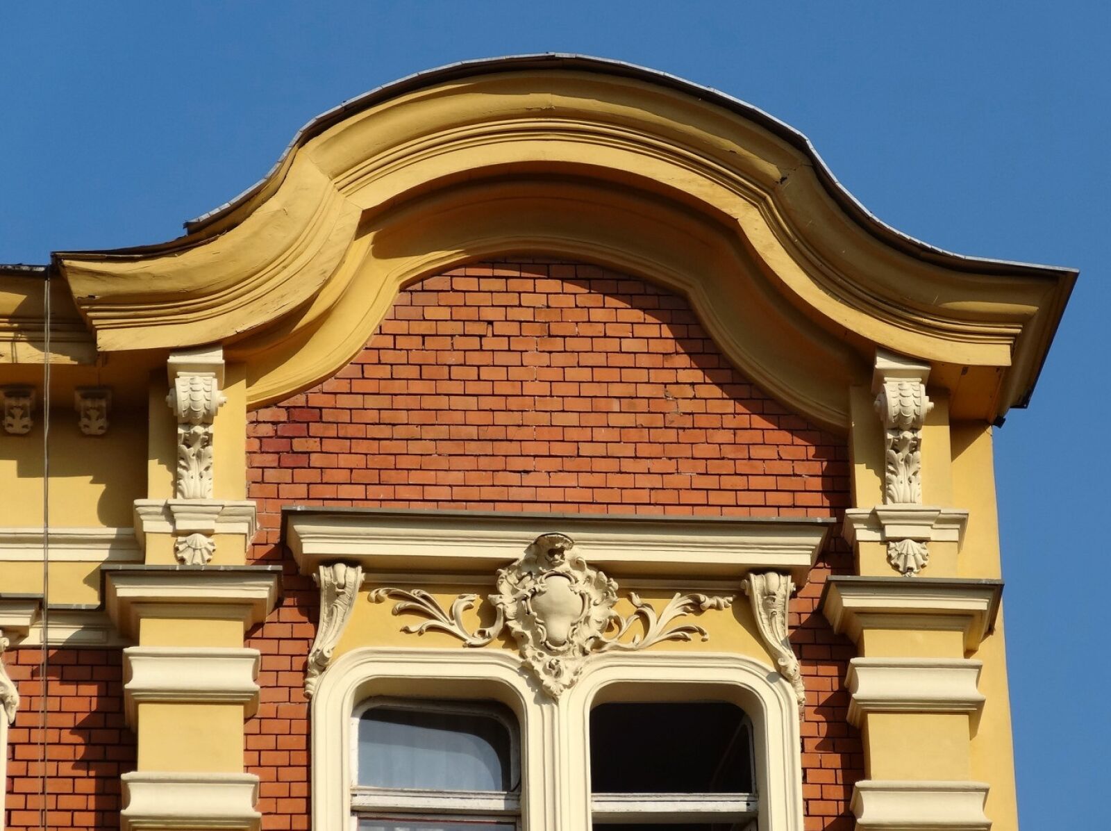 Sony Cyber-shot DSC-HX20V sample photo. Pediment, bydgoszcz, poland photography