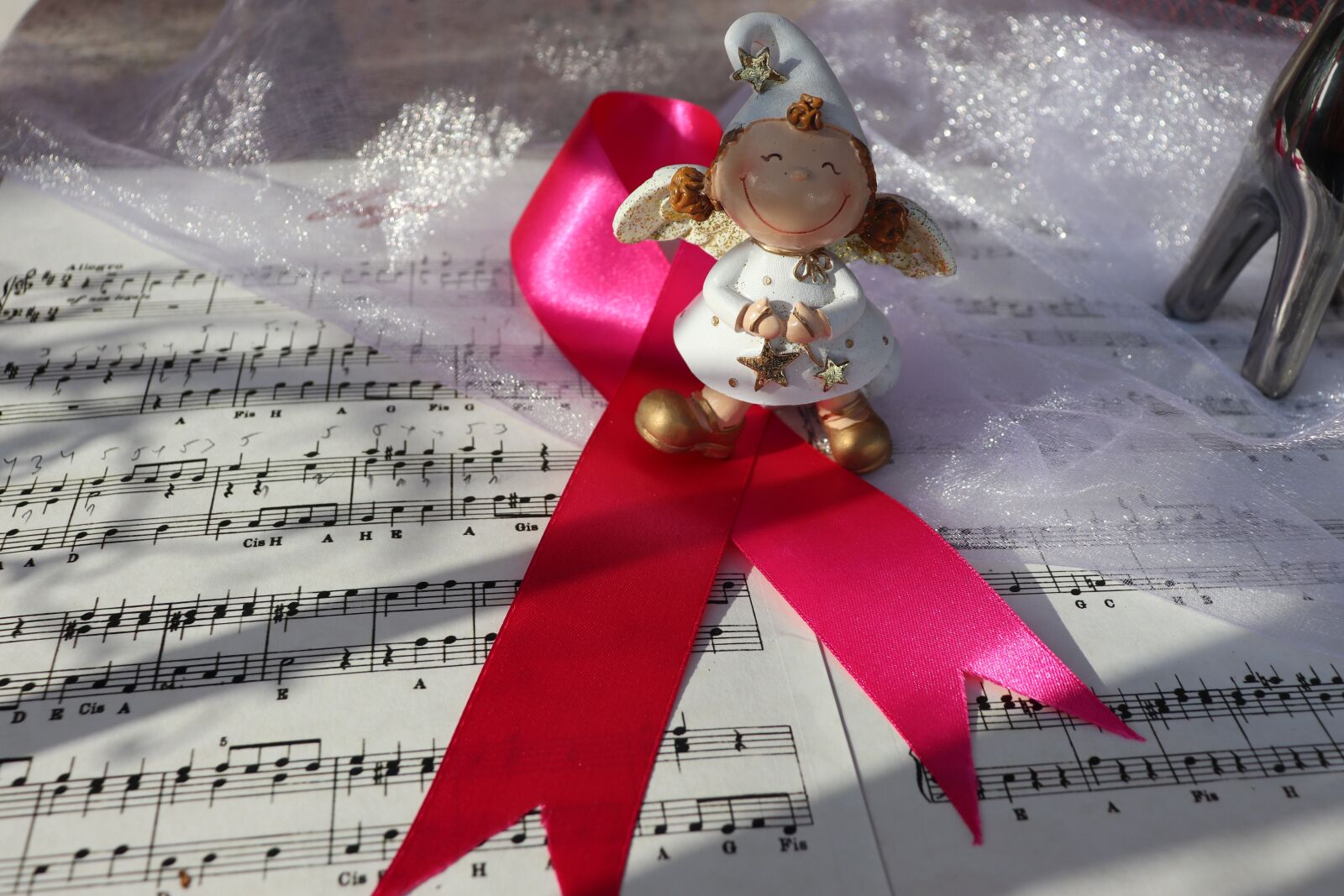 Canon EOS 800D (EOS Rebel T7i / EOS Kiss X9i) sample photo. Red ribbon, breast cancer photography