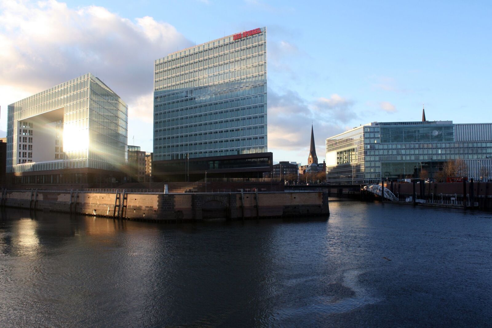 Canon EOS 1000D (EOS Digital Rebel XS / EOS Kiss F) sample photo. Hamburg, harbour city, oberhafenb5r photography
