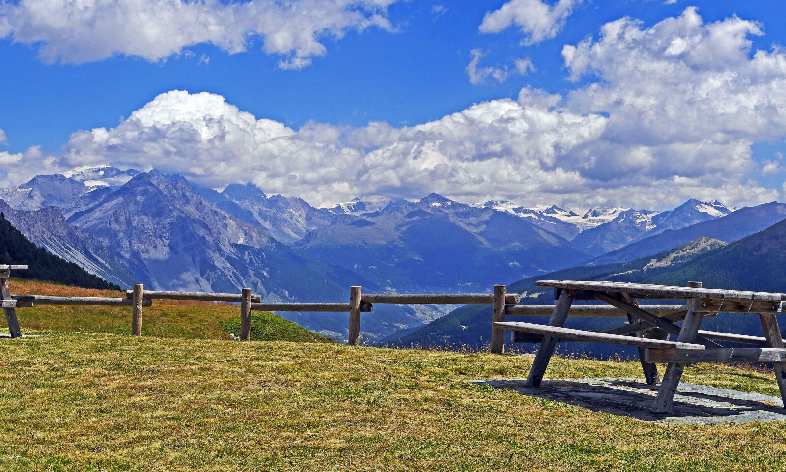 Panasonic Lumix DMC-GH3 sample photo. Italy, southern alps, lombardy photography
