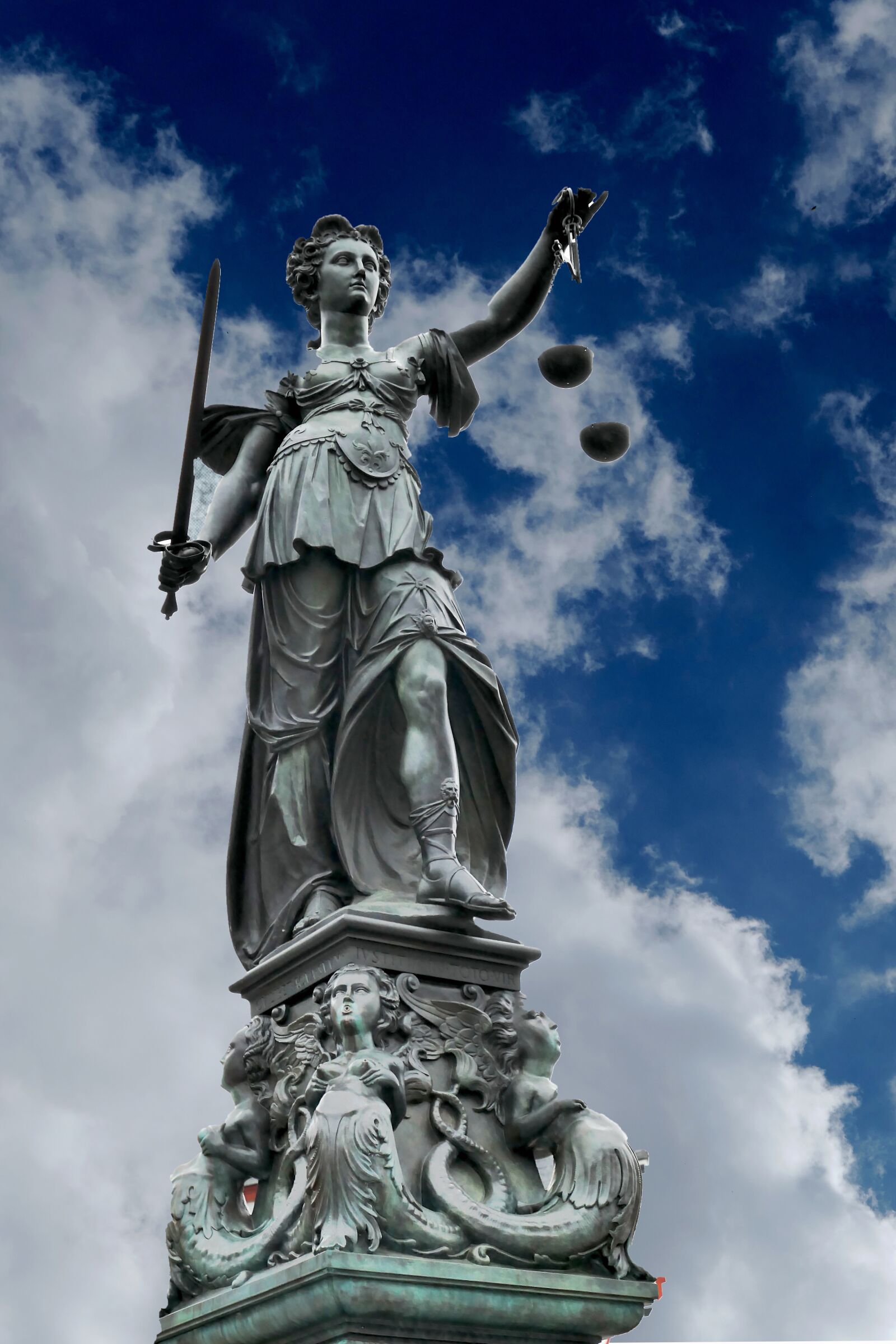 Panasonic Lumix DMC-LX10 (Lumix DMC-LX15) sample photo. Justitia, justice, case law photography