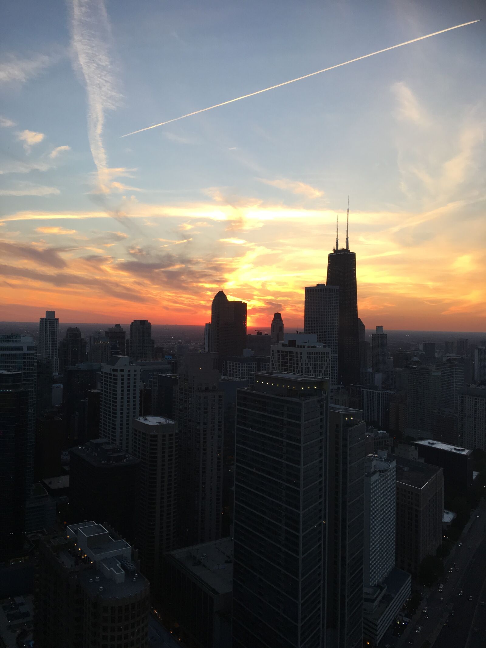 iPhone SE back camera 4.15mm f/2.2 sample photo. Chicago, at, sunset photography