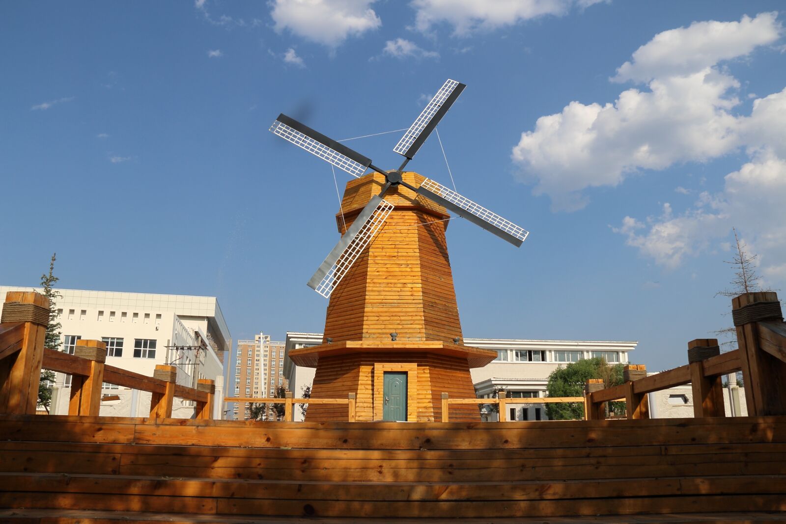 Canon EF-S 18-200mm F3.5-5.6 IS sample photo. Hulunbeir, windmill, blue sky photography