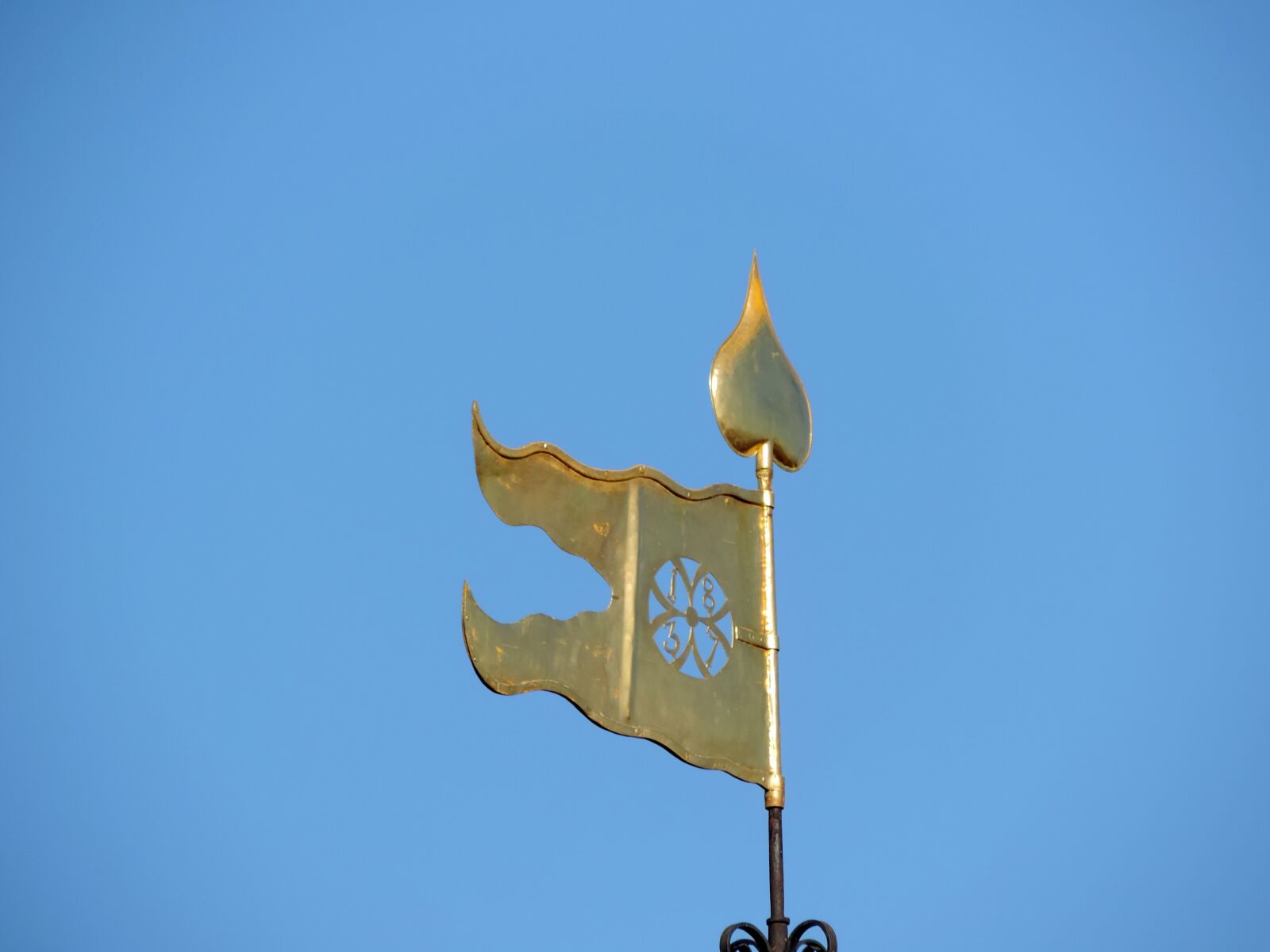 Nikon Coolpix P520 sample photo. Baroque, gold, wind, daylight photography