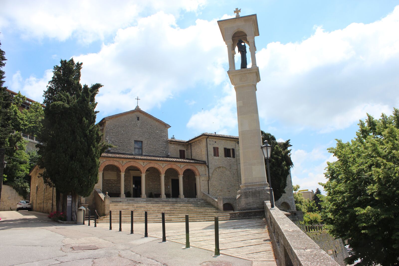 Canon EOS 600D (Rebel EOS T3i / EOS Kiss X5) sample photo. San marino, church, architecture photography