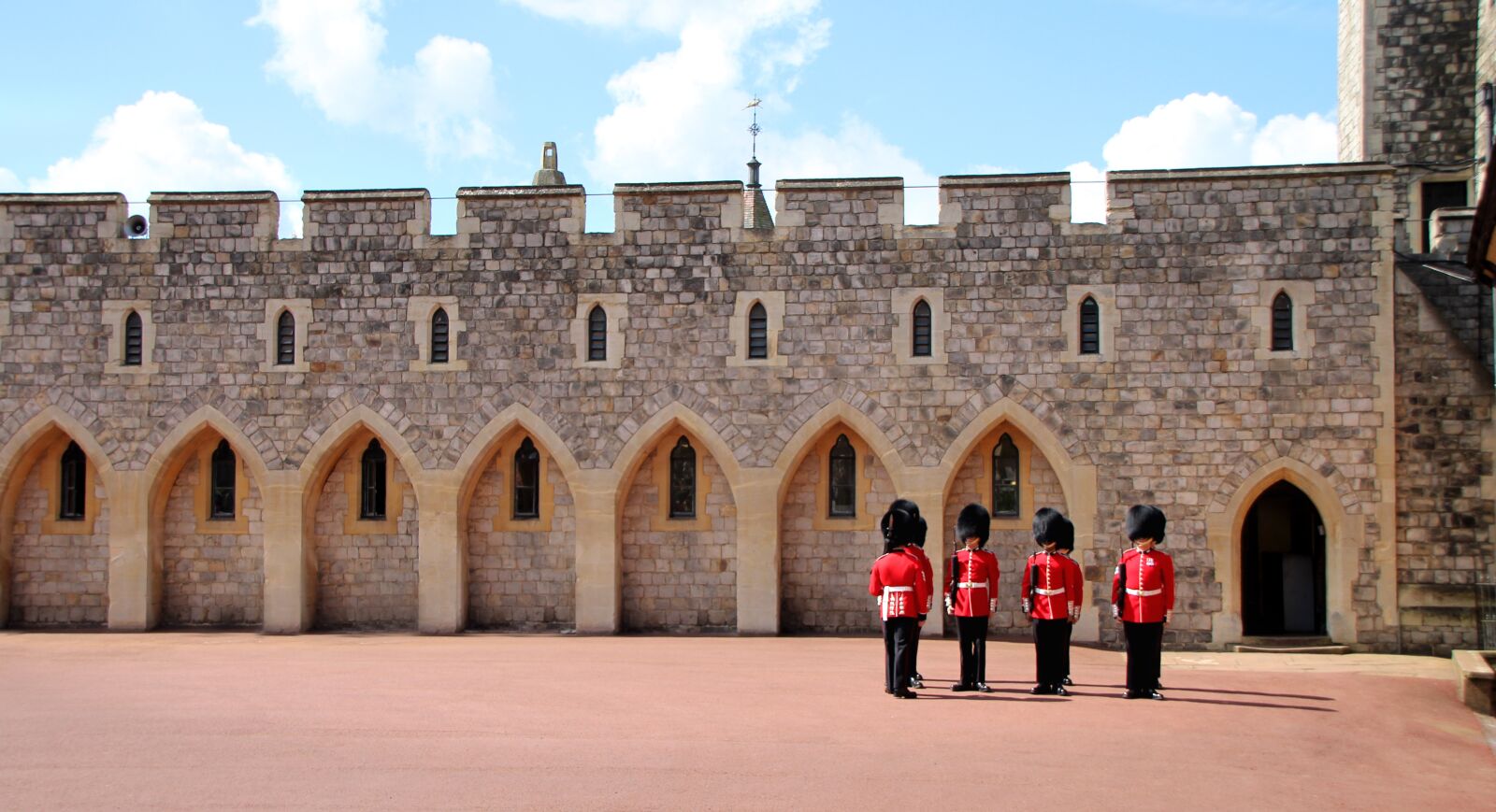 Canon EOS 1300D (EOS Rebel T6 / EOS Kiss X80) sample photo. Guard, england, soldier photography
