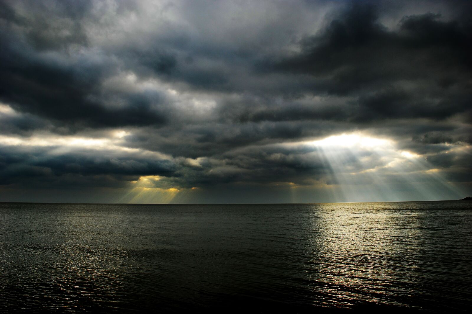 Nikon D80 sample photo. Sea, clouds, light photography