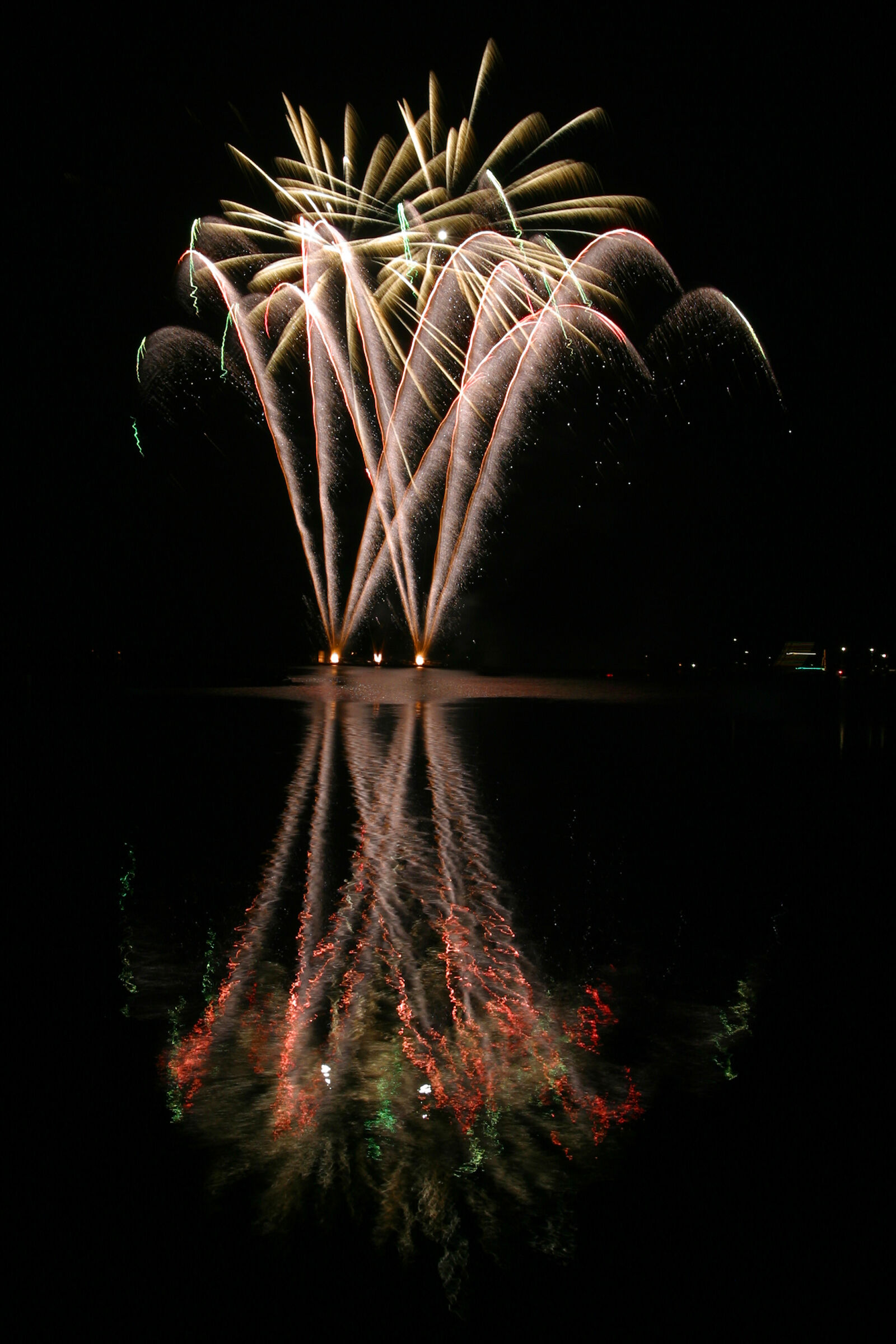 Canon EOS D60 sample photo. Firework photography