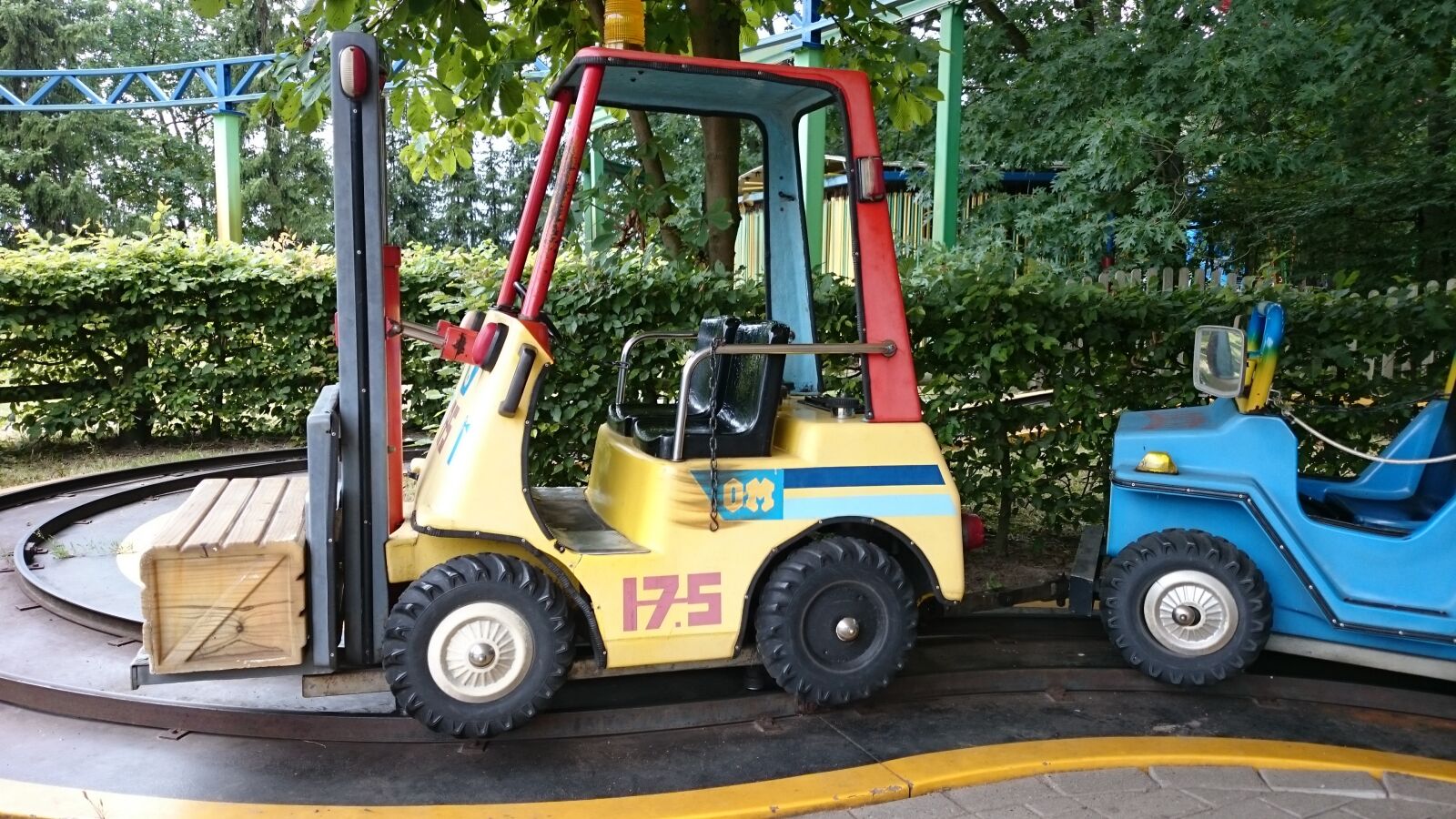 Sony Xperia Z1 Compact sample photo. Forklift, erse park, theme photography