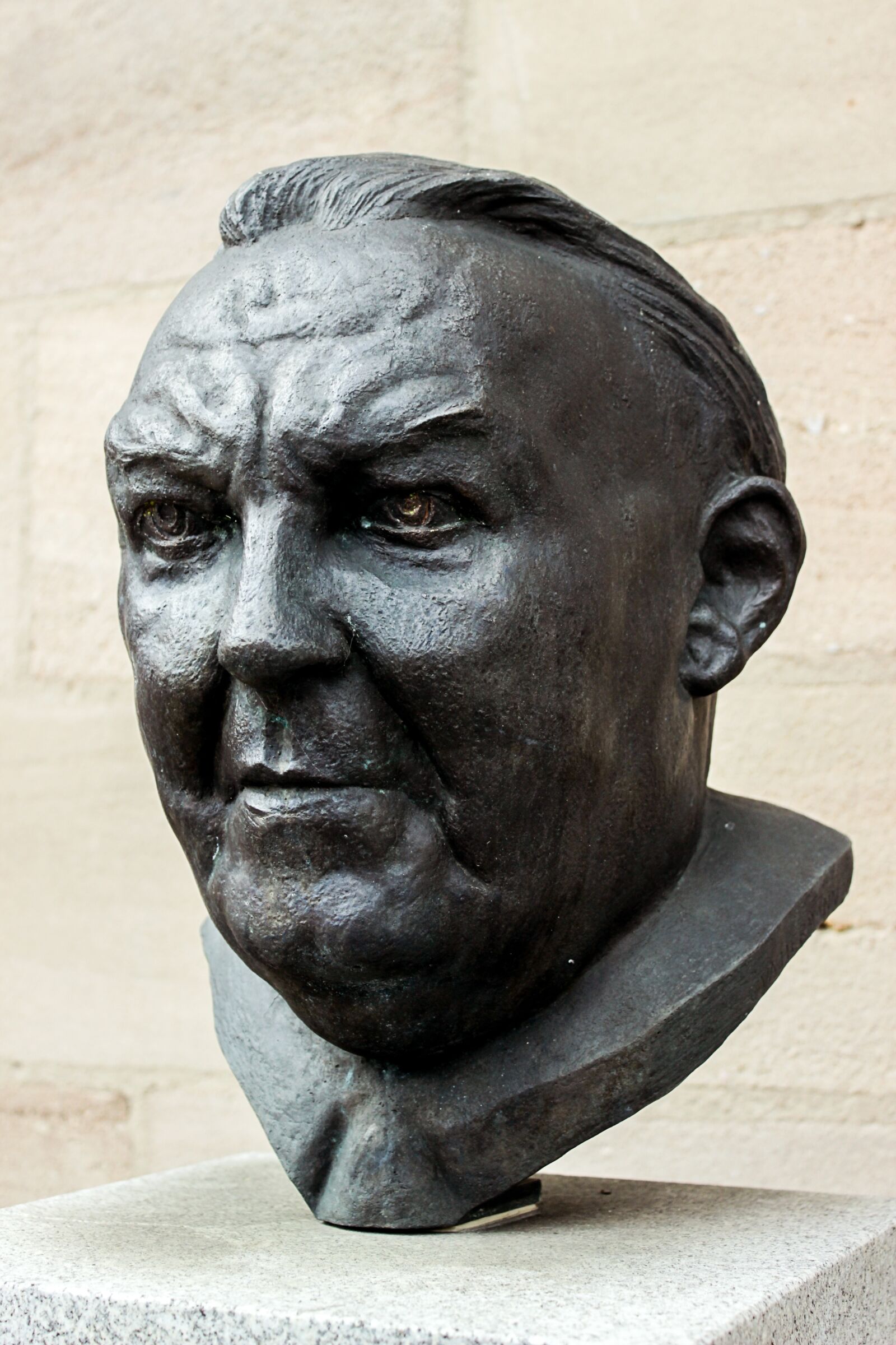 Canon EOS 600D (Rebel EOS T3i / EOS Kiss X5) sample photo. Bust, chancellor, sculpture photography