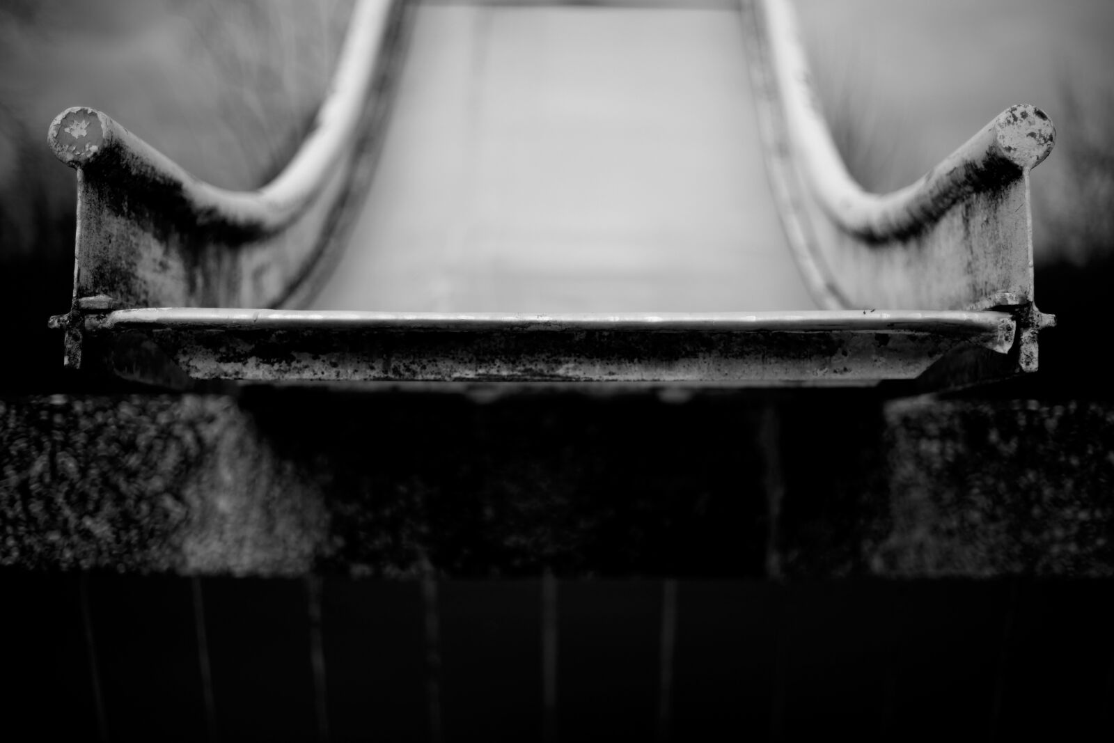 Canon EOS 5D Mark II sample photo. Swimming pool, old, abandoned photography