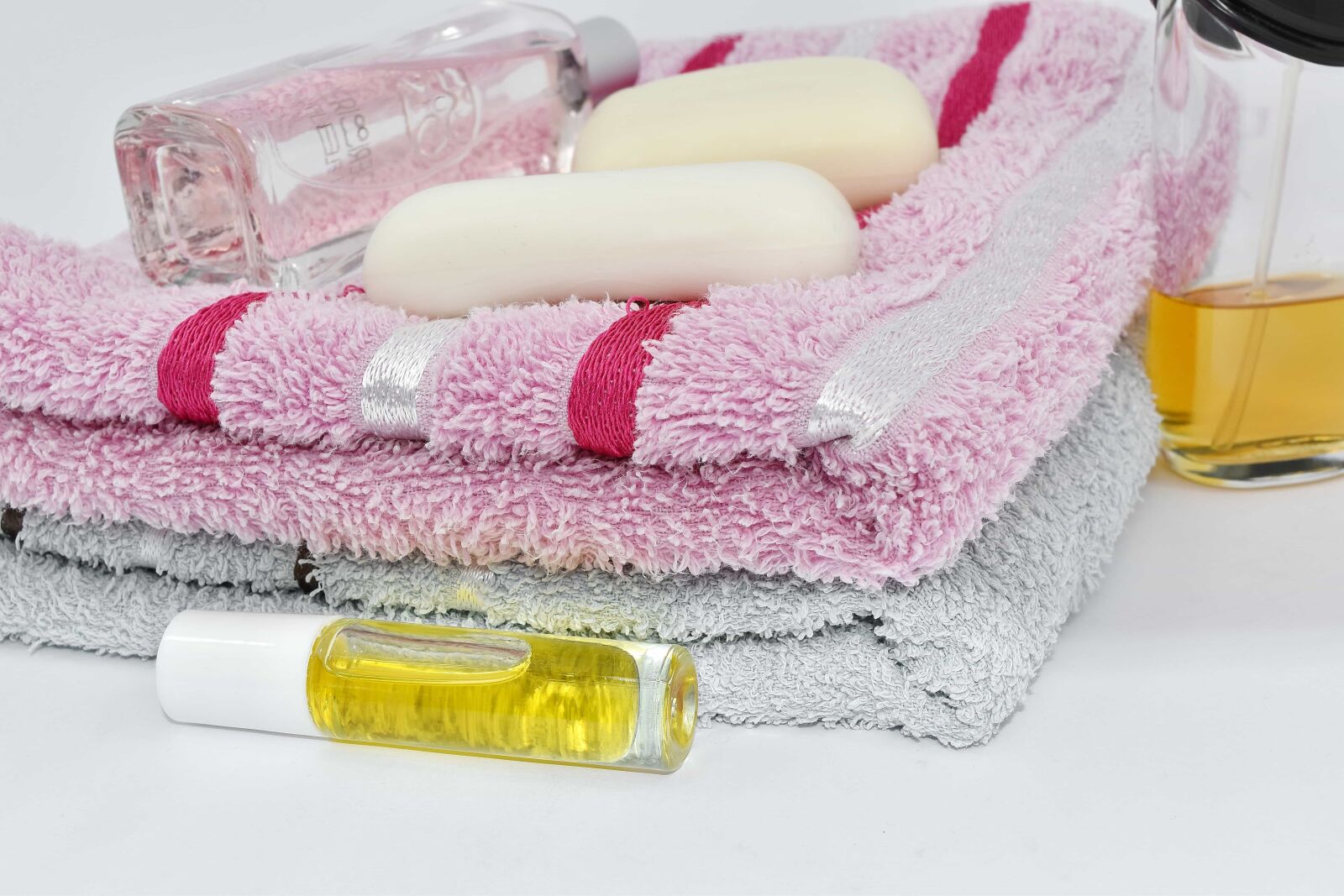 Nikon D5500 sample photo. Aromatherapy, bottles, cotton, lotion photography
