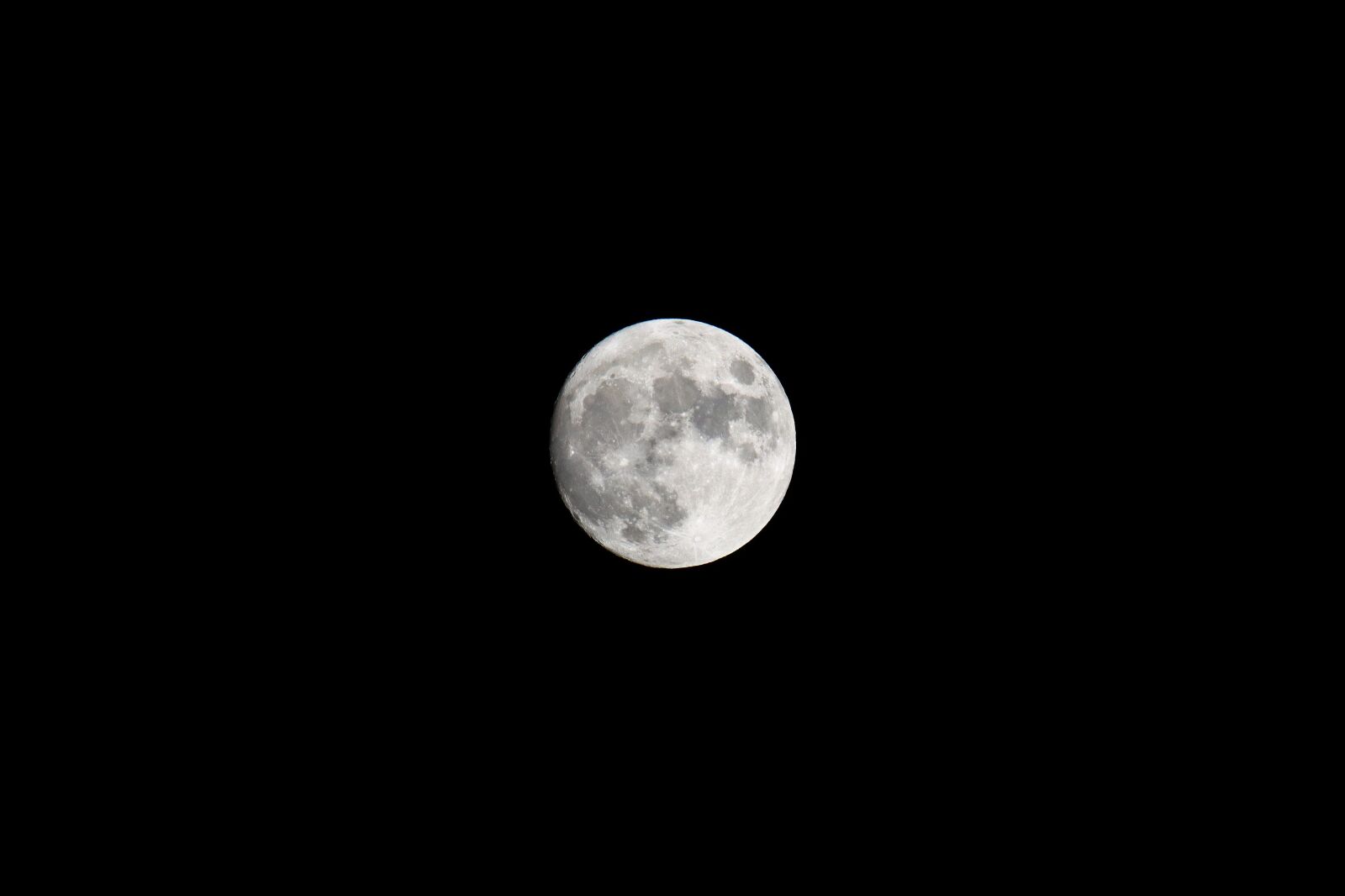 Tamron 100-400mm F4.5-6.3 Di VC USD sample photo. Moon, full moon, moonlight photography