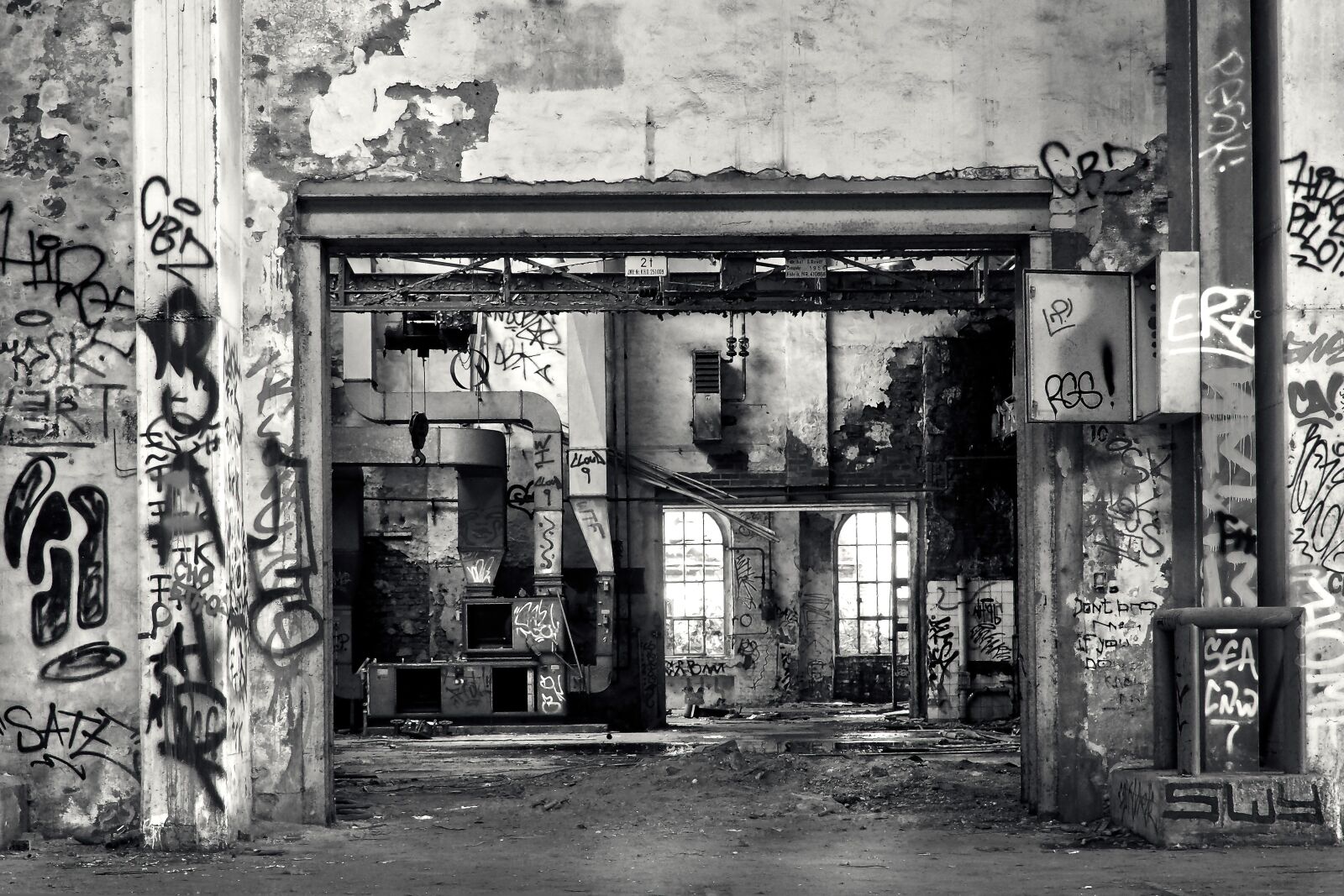 Olympus OM-D E-M10 sample photo. Lost places, rooms, abandoned photography