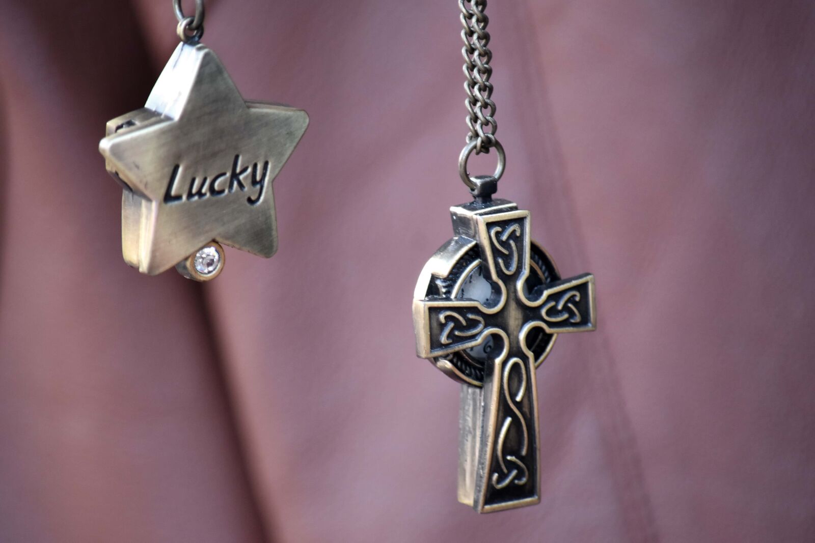 Nikon D5500 sample photo. Cross, luck, necklace, religion photography
