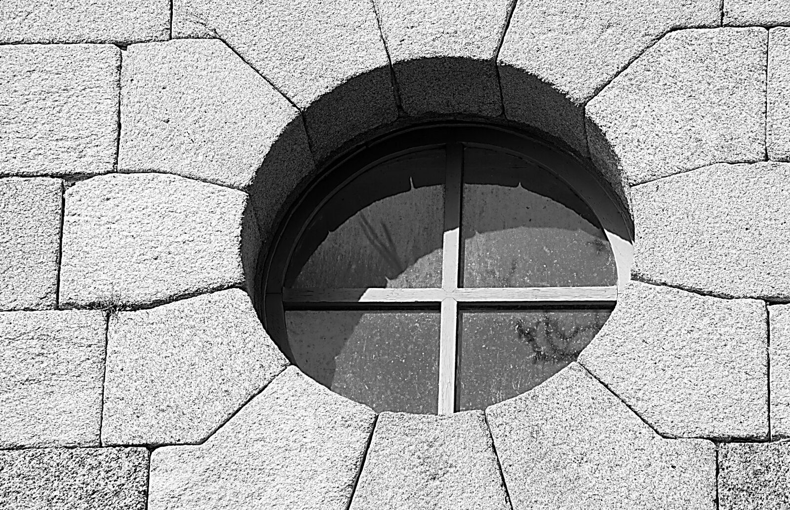 Sony a6000 sample photo. Hublot, window, round window photography
