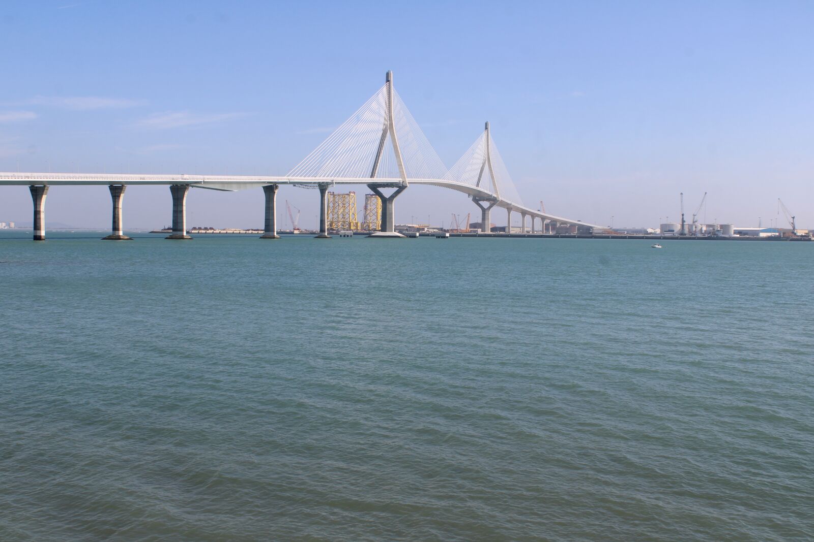 Canon EOS 2000D (EOS Rebel T7 / EOS Kiss X90 / EOS 1500D) sample photo. Cadiz, bridge, bridge of photography