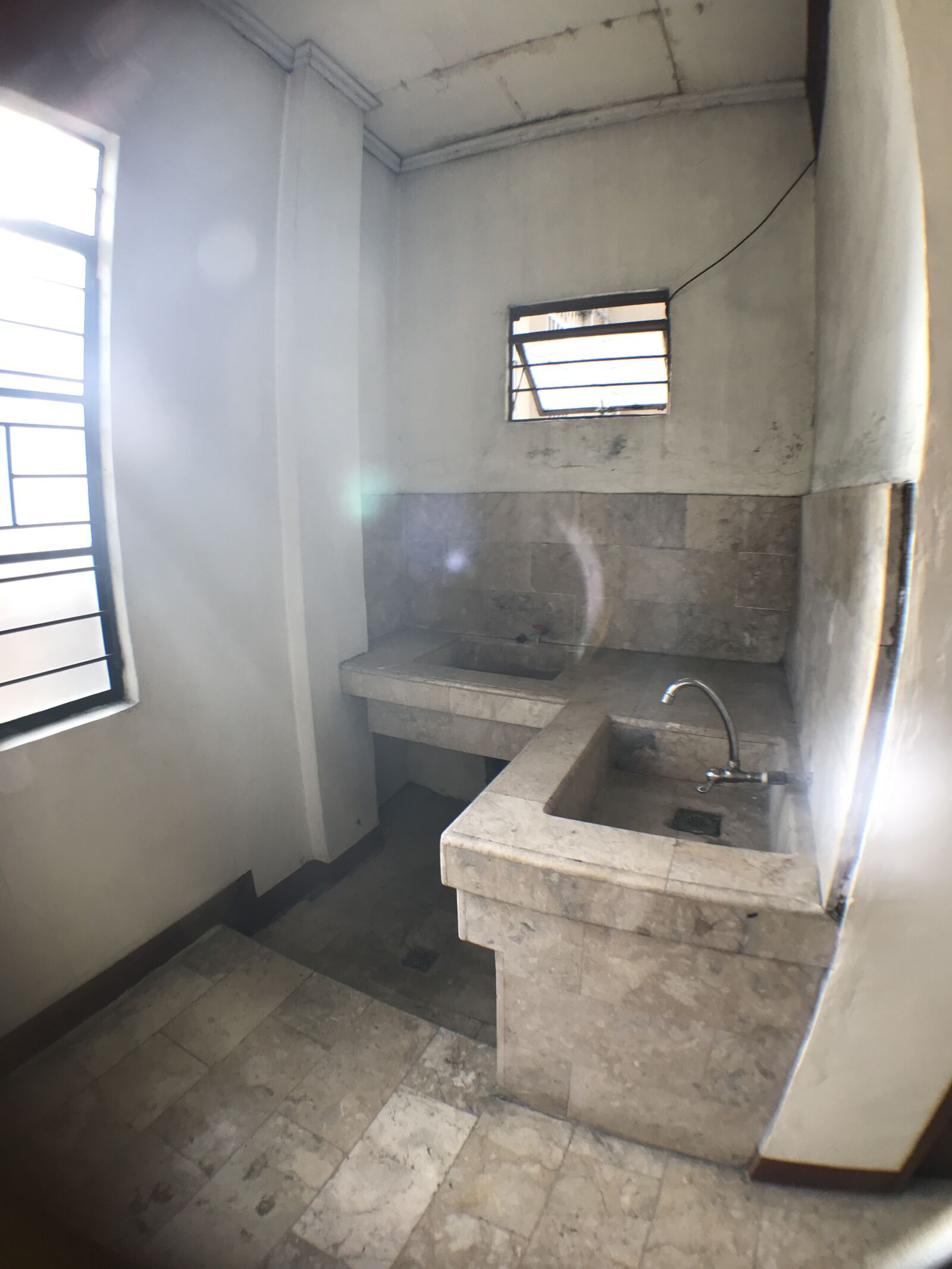 Apple iPhone 7 Plus sample photo. Sink, abandoned house, abandoned photography