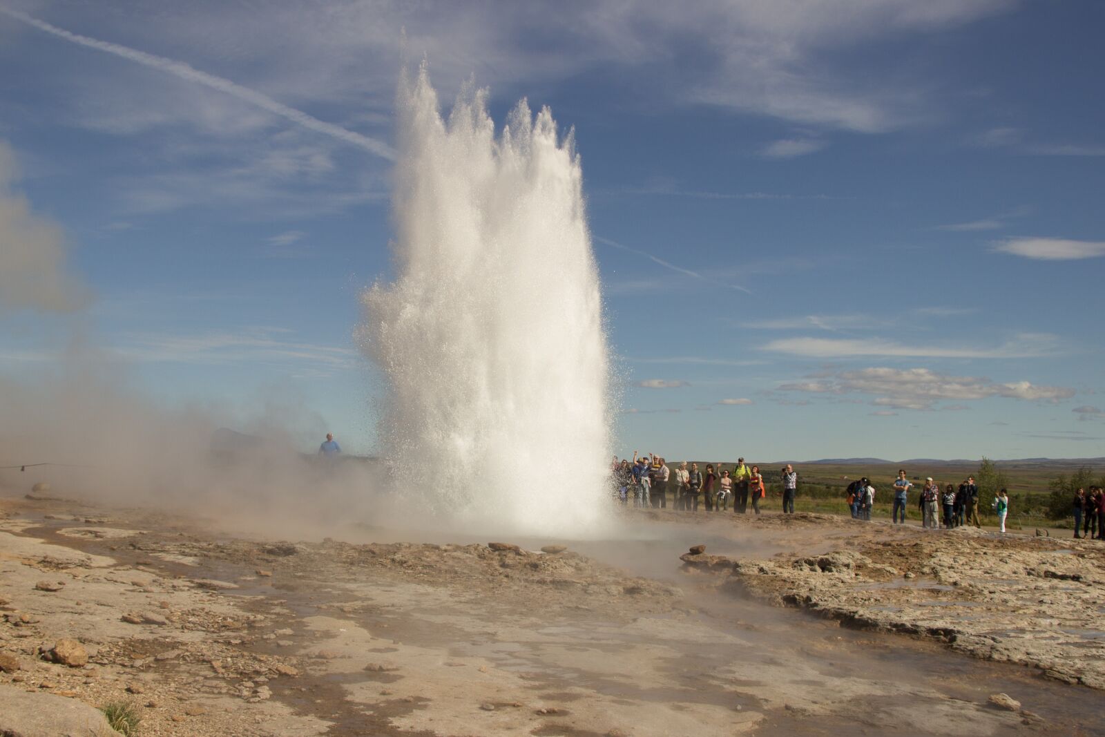 Canon EF-S 18-200mm F3.5-5.6 IS sample photo. Iceland, geyser, hot spring photography