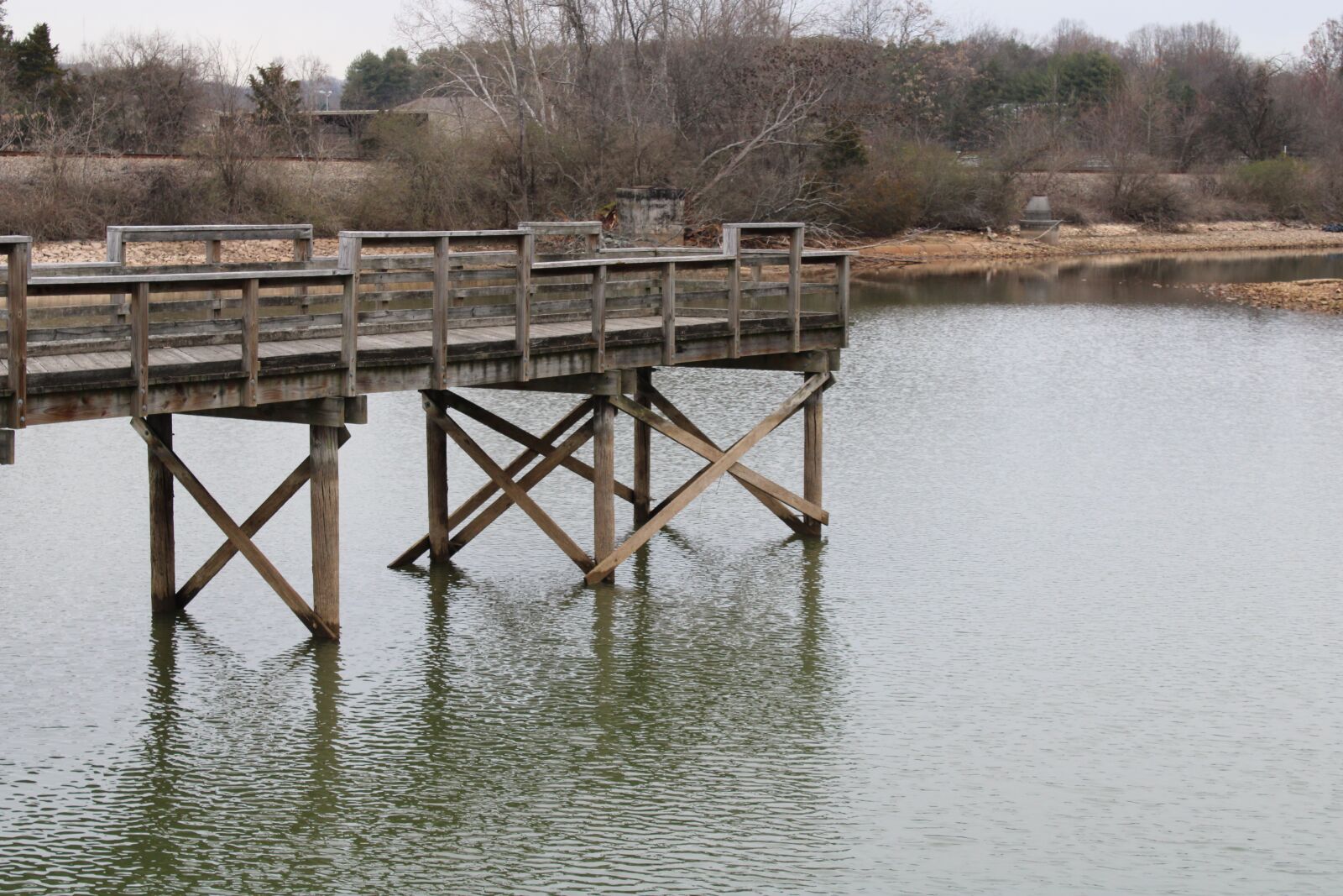 Canon EOS 2000D (EOS Rebel T7 / EOS Kiss X90 / EOS 1500D) sample photo. Pier, lake, winter photography