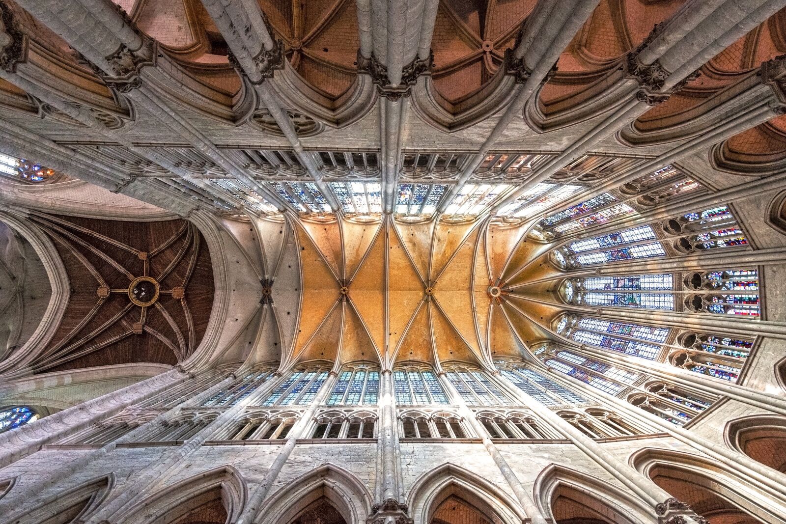 Nikon D300S sample photo. Cathedral, beauvais, picardy photography