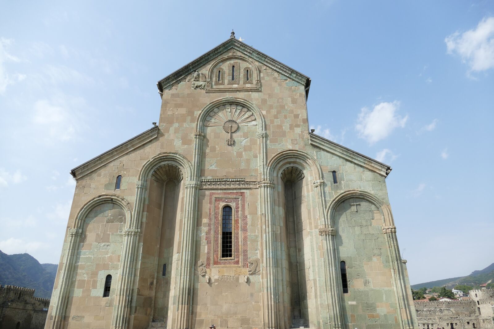 Panasonic Lumix DMC-FZ1000 sample photo. Georgia, mtskheta, church photography