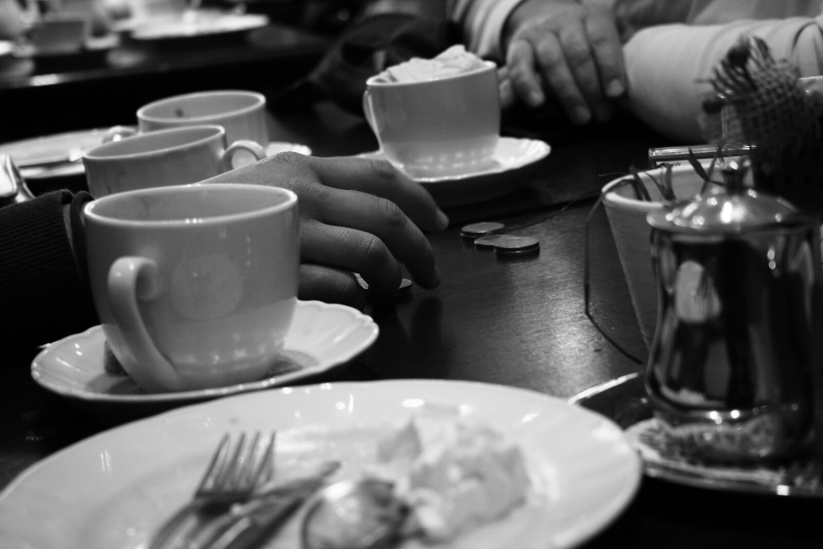 Canon EF-S 18-55mm F3.5-5.6 II sample photo. Coffee, cream, cups, cutlery photography