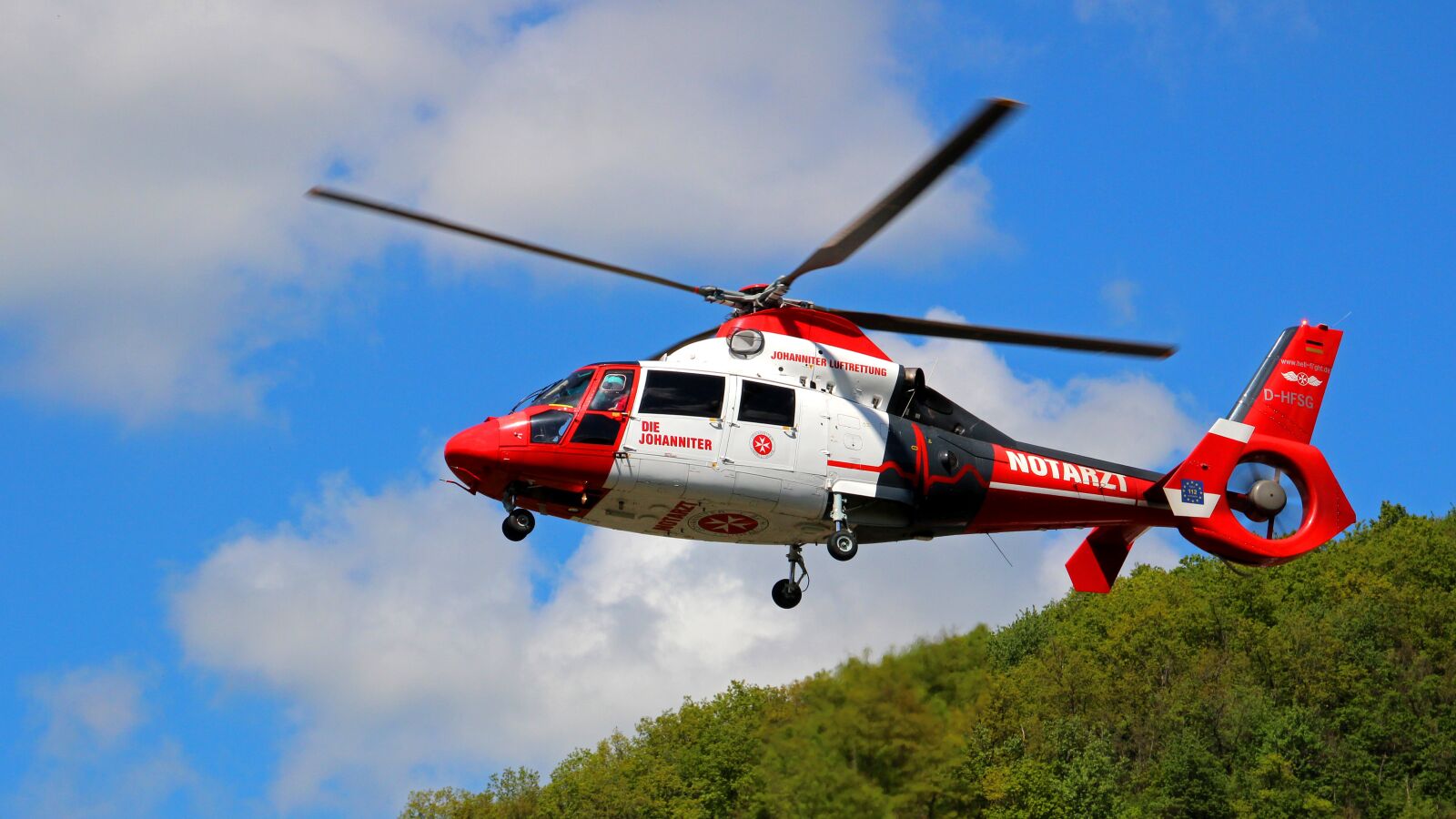 Canon EOS 600D (Rebel EOS T3i / EOS Kiss X5) sample photo. Helicopter, rescue helicopter, air photography