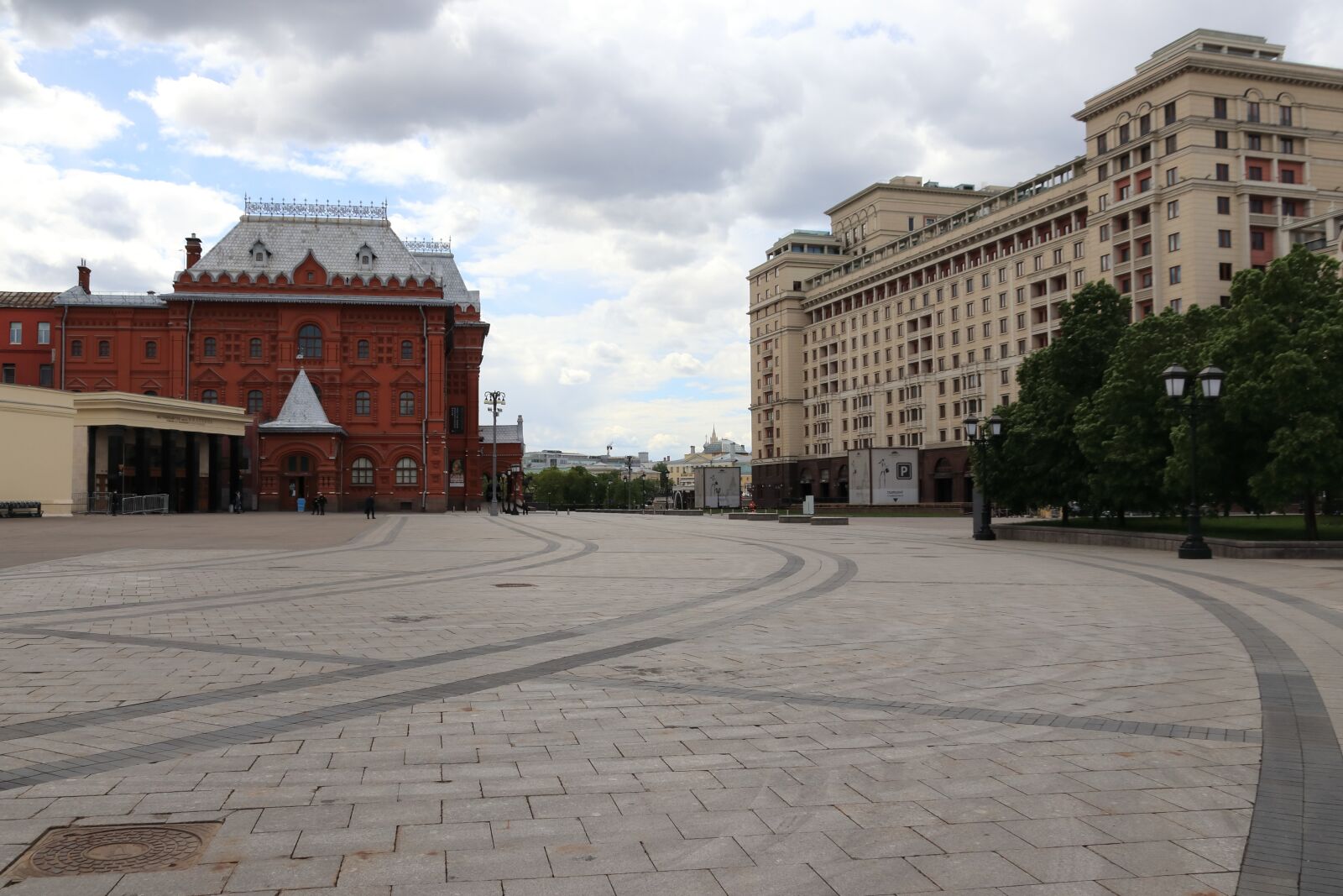 Canon EOS 77D (EOS 9000D / EOS 770D) sample photo. Area, void, moscow photography
