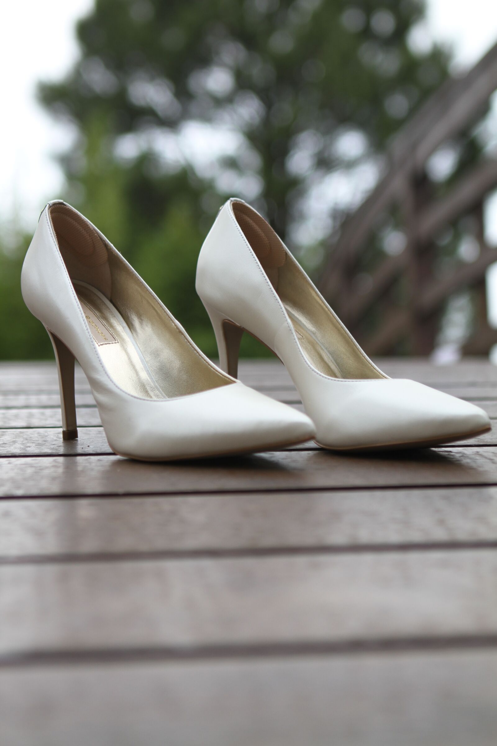 Canon EOS 7D sample photo. Shoes, wedding, bride photography