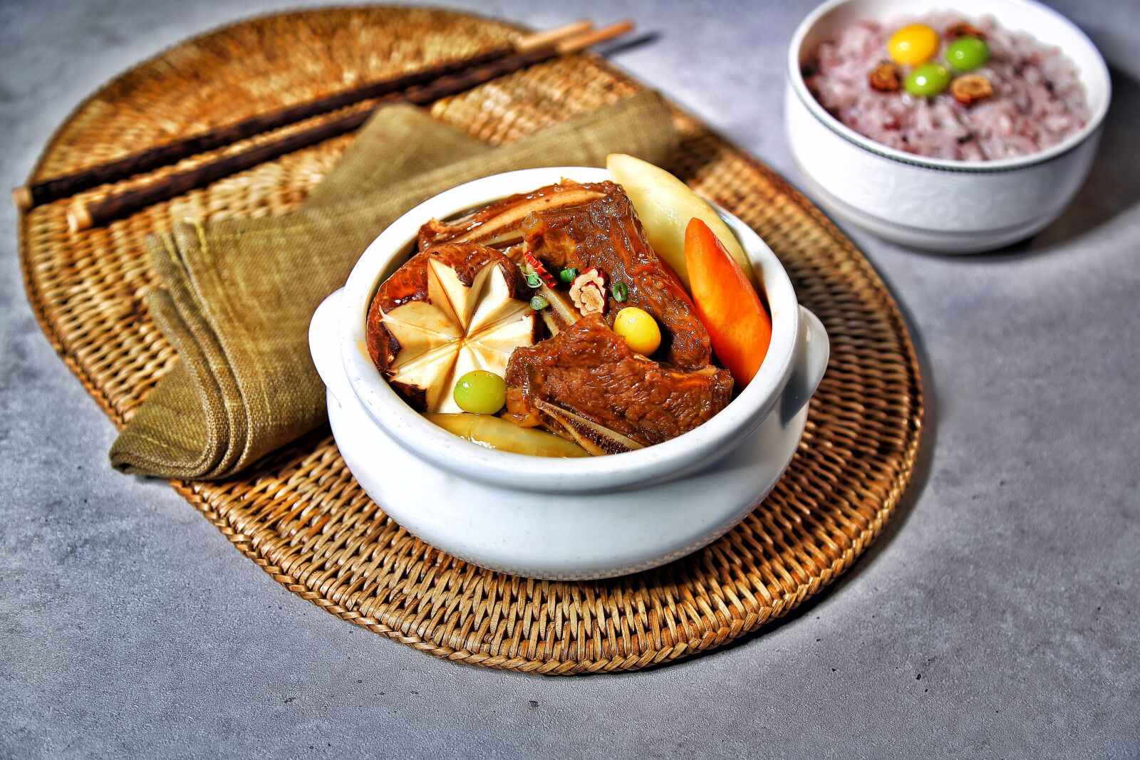 Canon EF 24-105mm F4L IS USM sample photo. Food, dining, bread photography