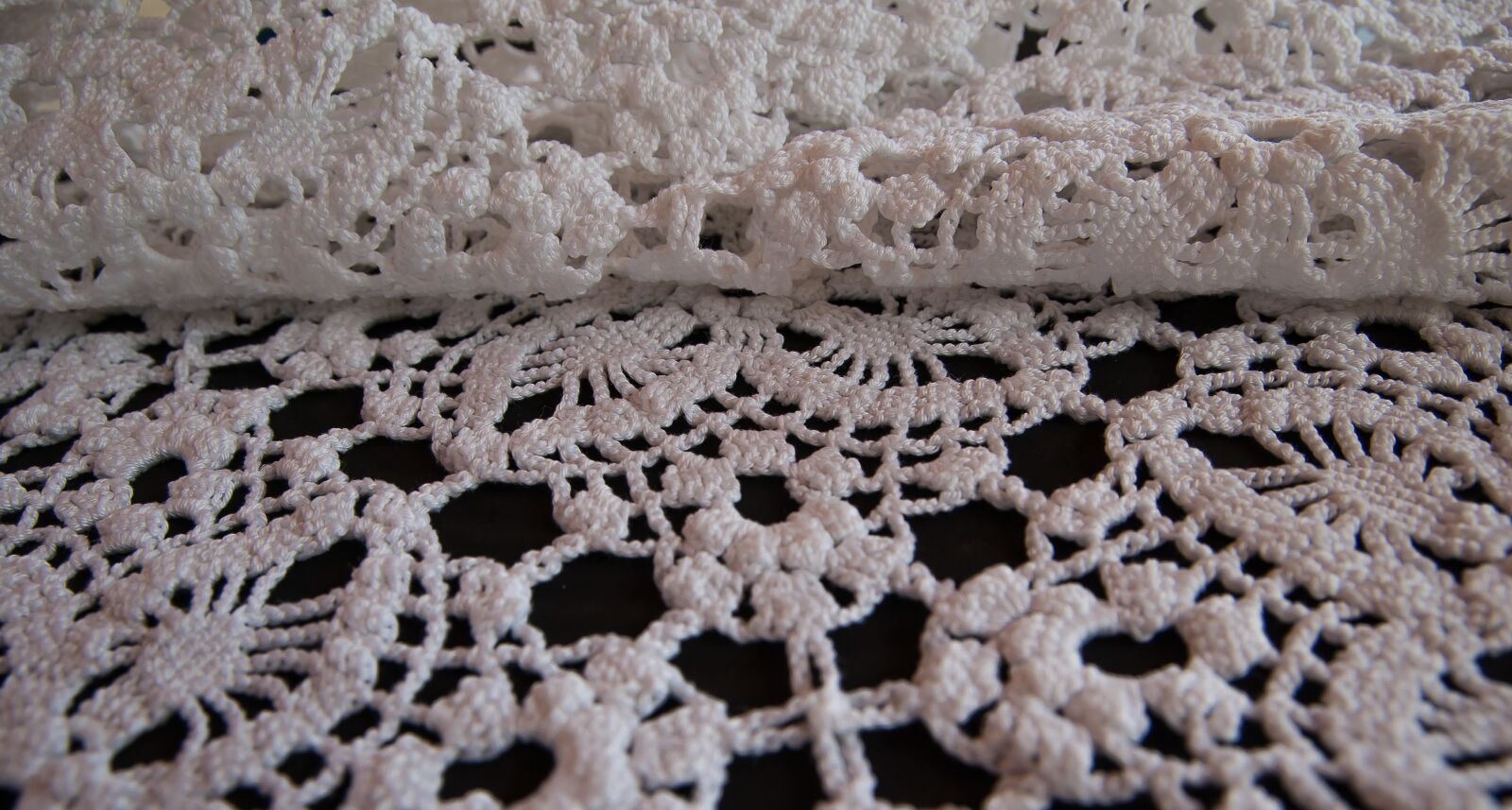 Pentax K10D sample photo. Lace, hook, wire photography