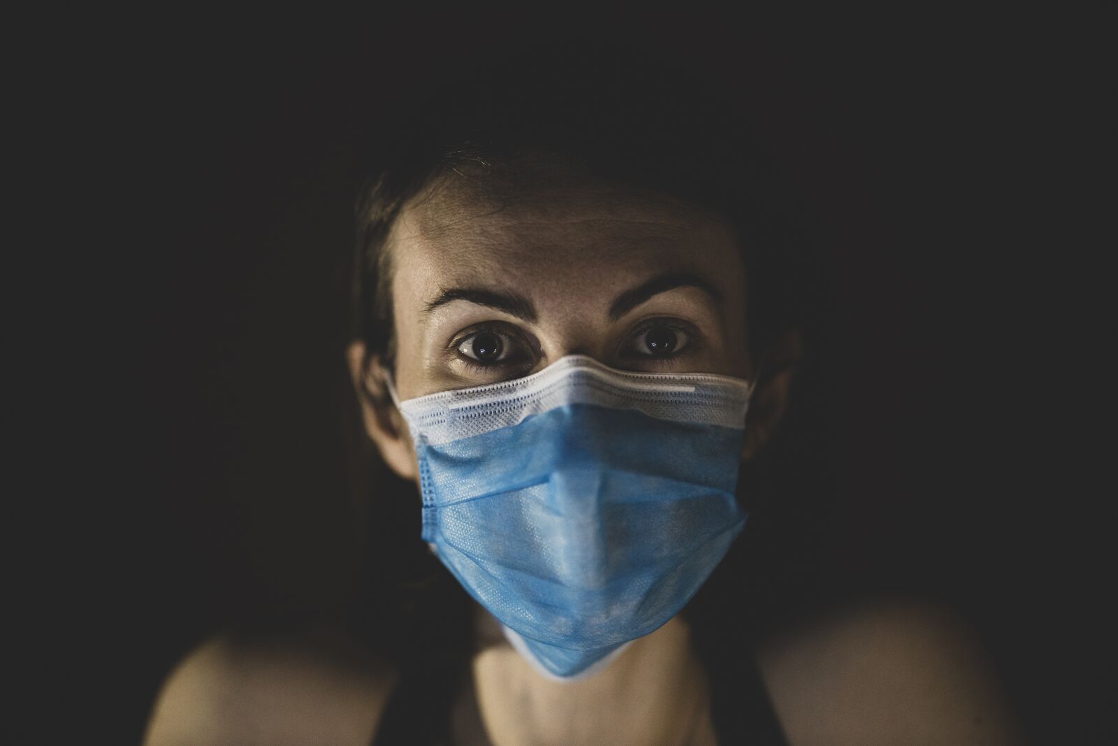 Canon RF 85mm F1.2L USM sample photo. Coronavirus, mask, virus photography