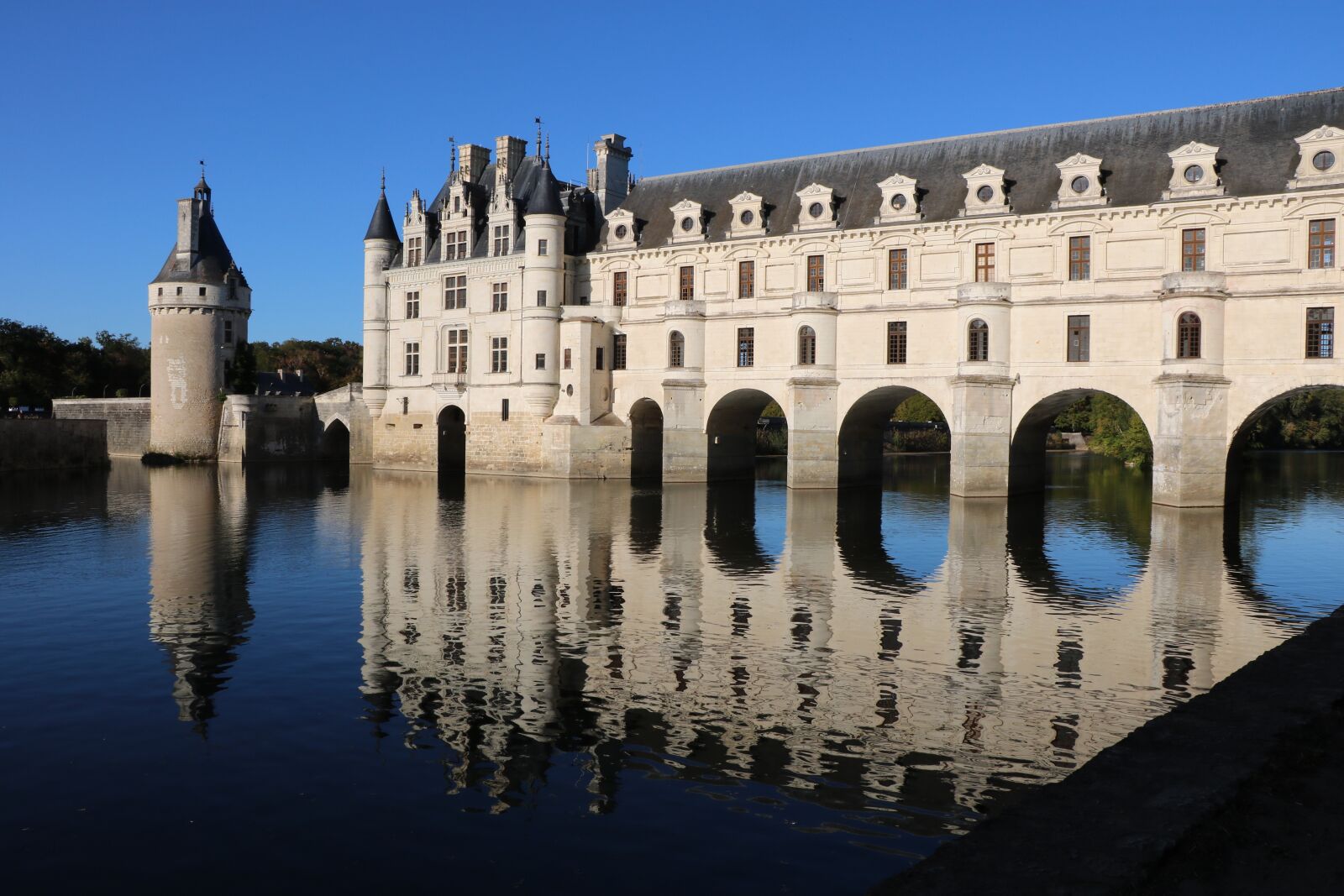 Canon EOS 750D (EOS Rebel T6i / EOS Kiss X8i) sample photo. Castle, loire, architecture photography
