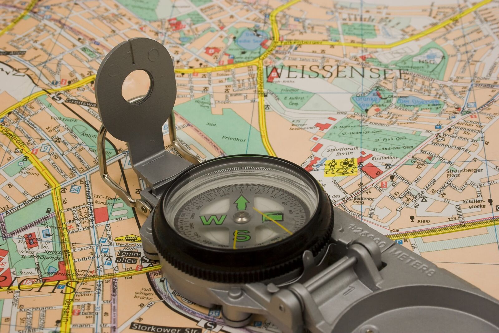 Canon EOS 20D sample photo. Map, compass, travel photography