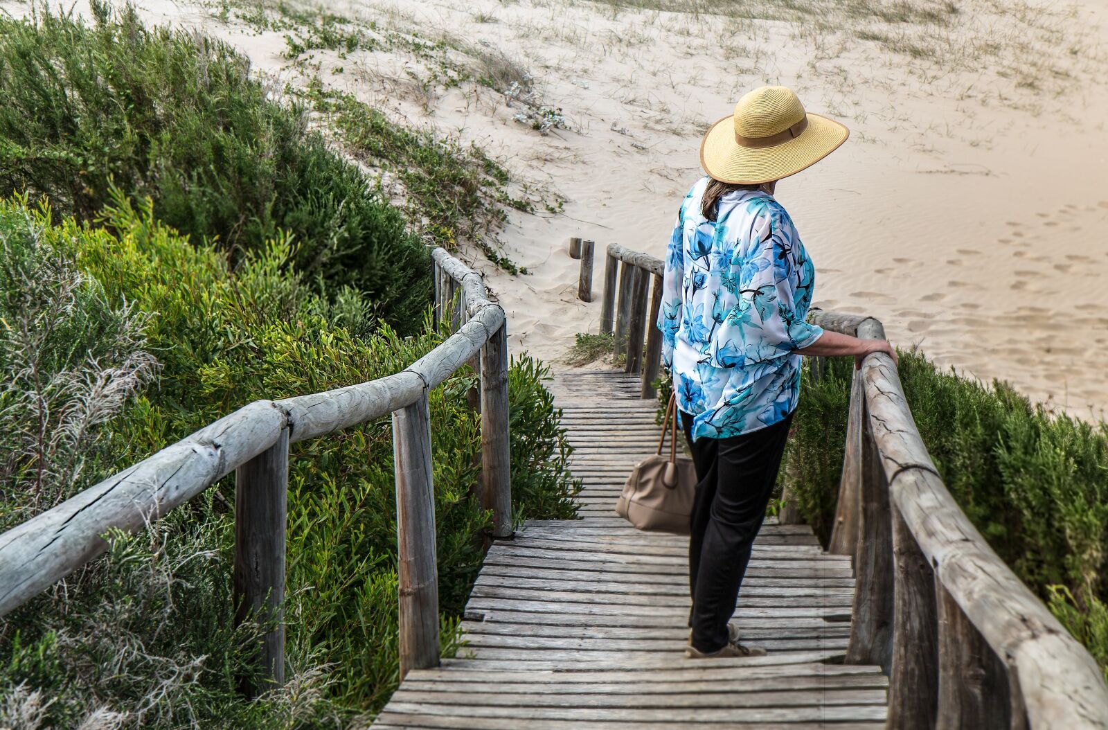 Canon EOS 70D sample photo. Woman, alone, lonely photography