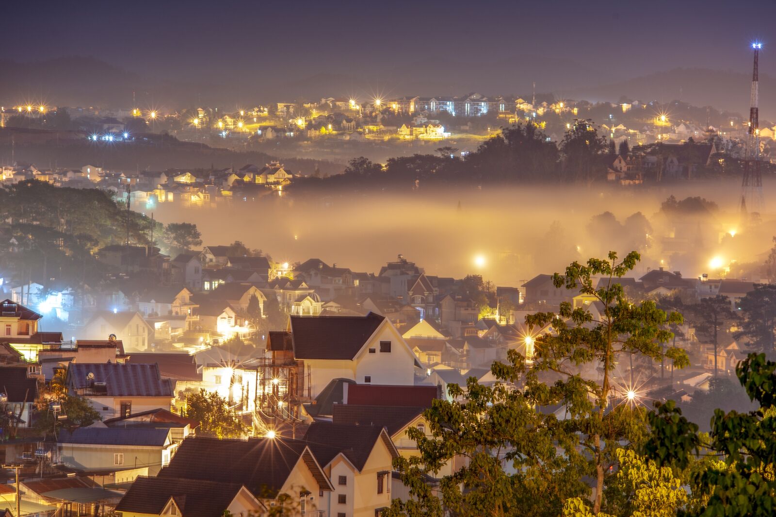 Nikon D700 sample photo. City, night, fog photography