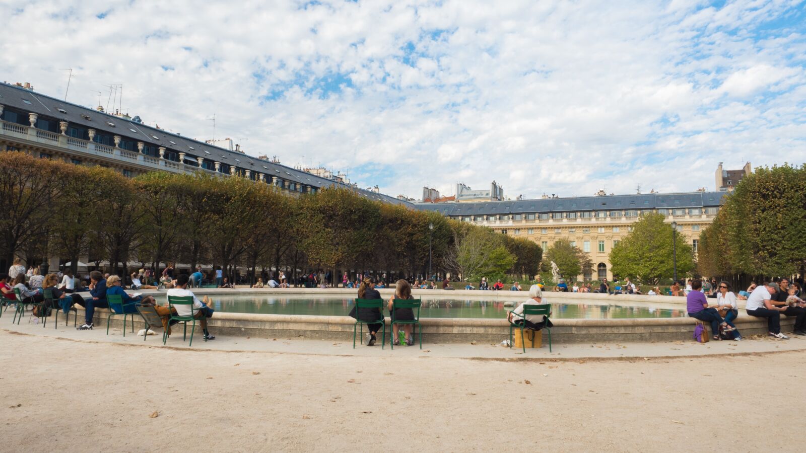 Olympus OM-D E-M5 II + Olympus M.Zuiko Digital ED 12-40mm F2.8 Pro sample photo. France, paris, garden palais photography