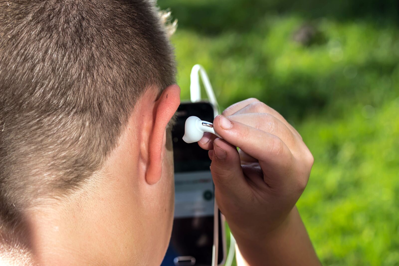 Canon EOS 650D (EOS Rebel T4i / EOS Kiss X6i) sample photo. Headphones, ear plug, head photography
