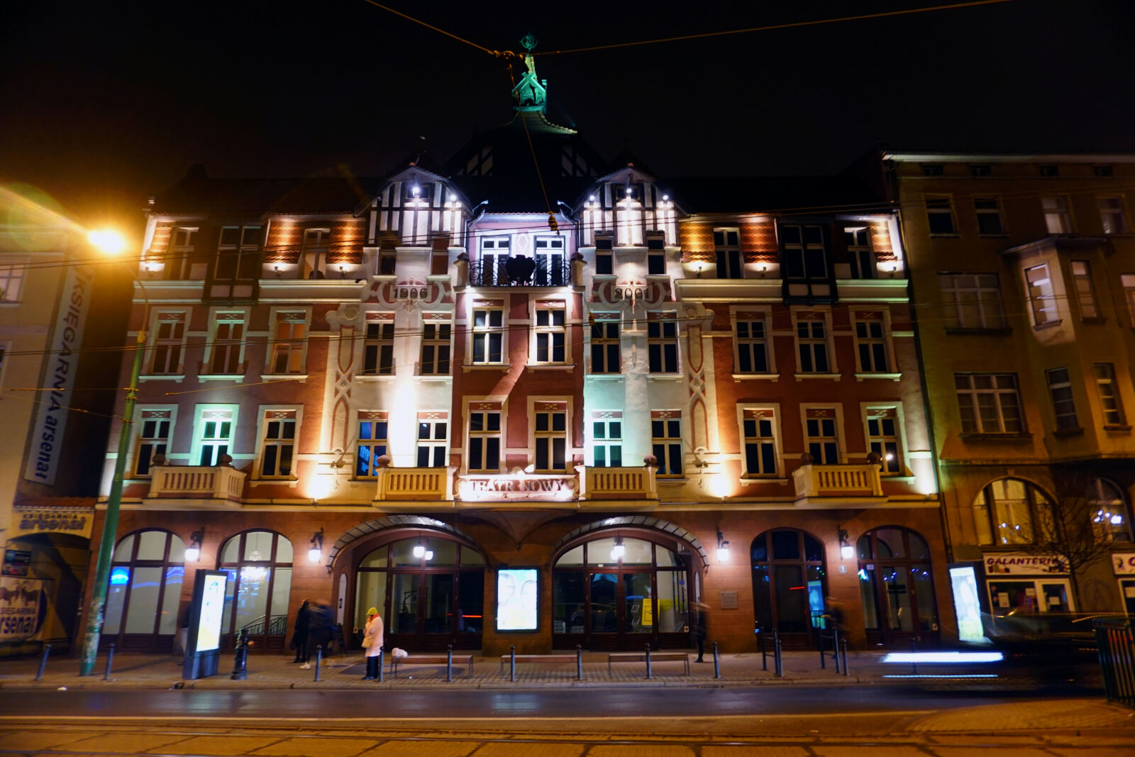 Sony a6000 sample photo. Building, city, lights, night photography