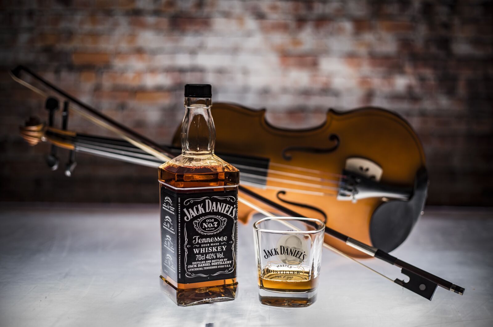 Canon EF 50mm F1.8 II sample photo. Whisky, drink, bottle photography