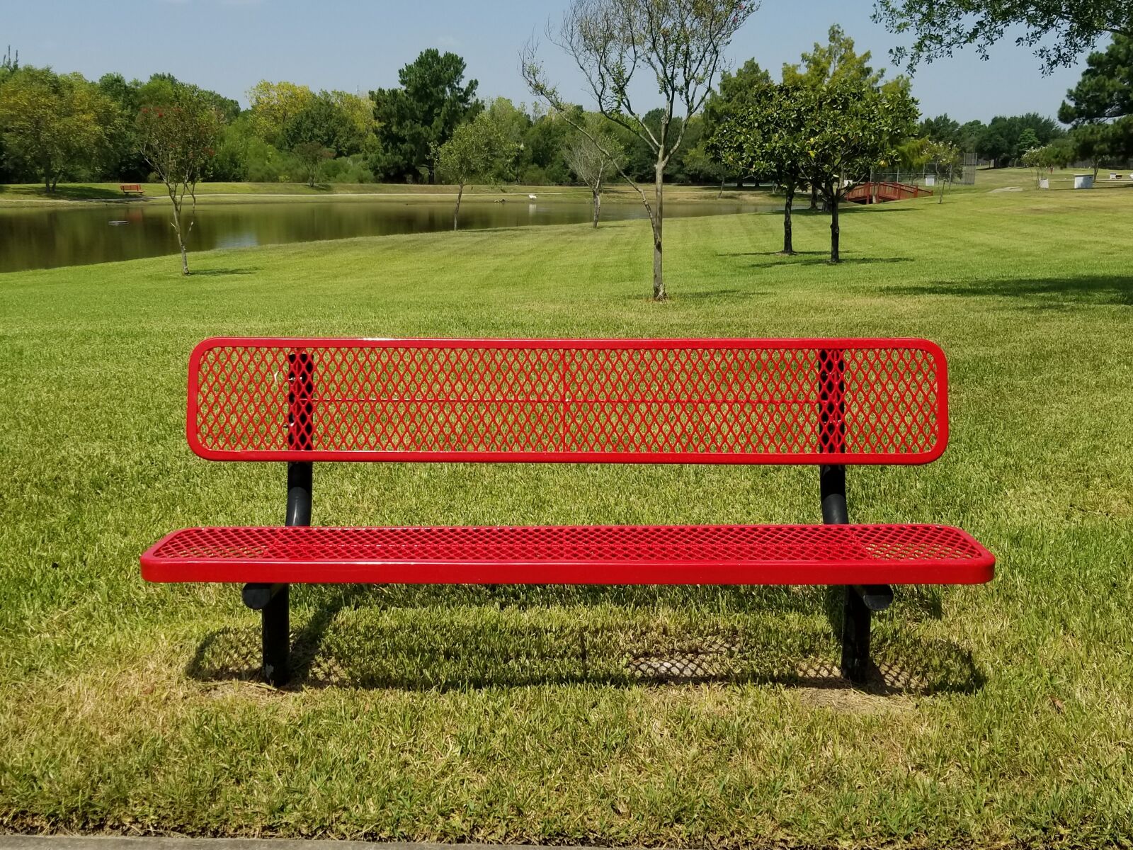 Samsung Galaxy S8+ sample photo. Red, bench, grass photography