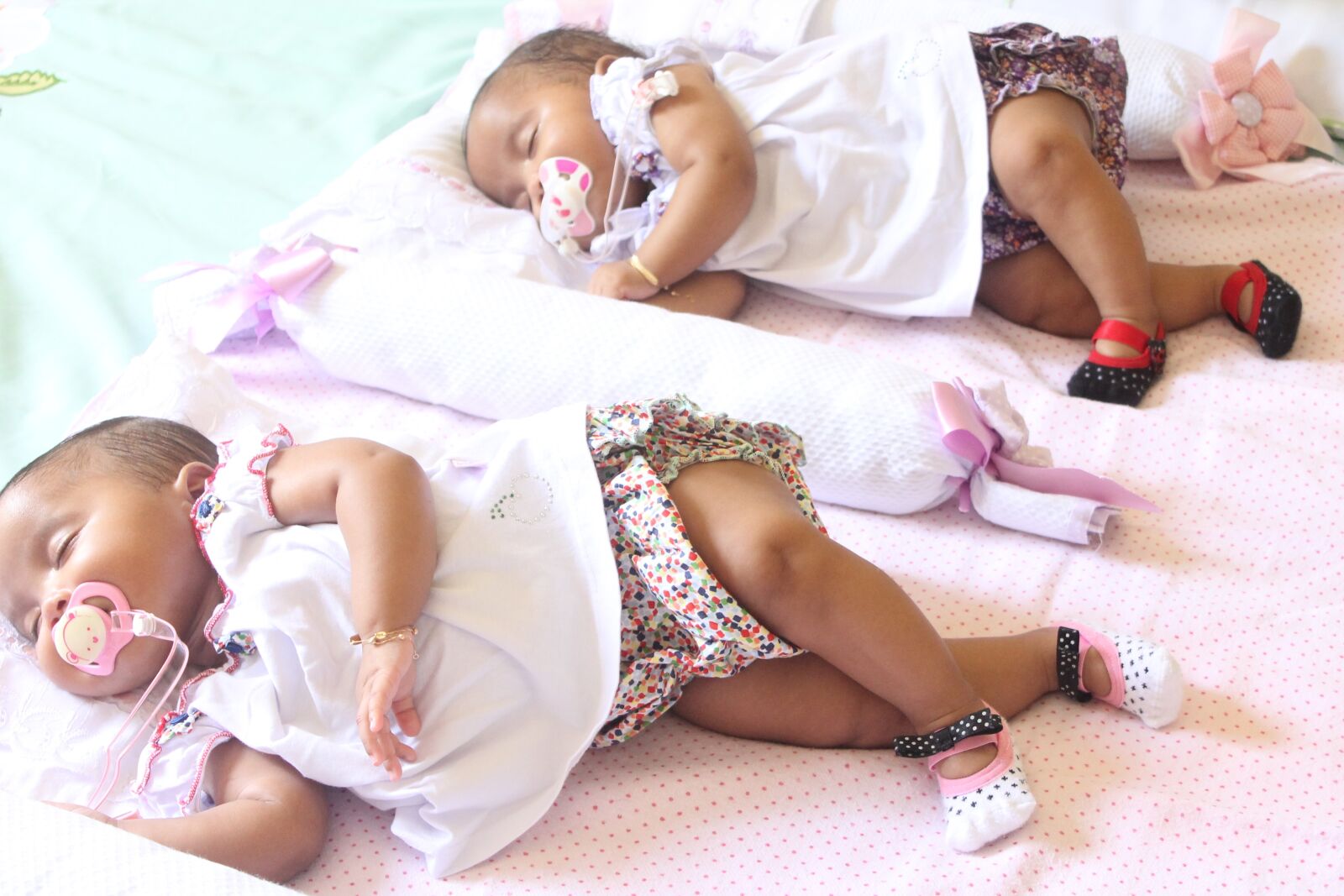 Canon EOS 1100D (EOS Rebel T3 / EOS Kiss X50) sample photo. Twins, gemeas, baby photography