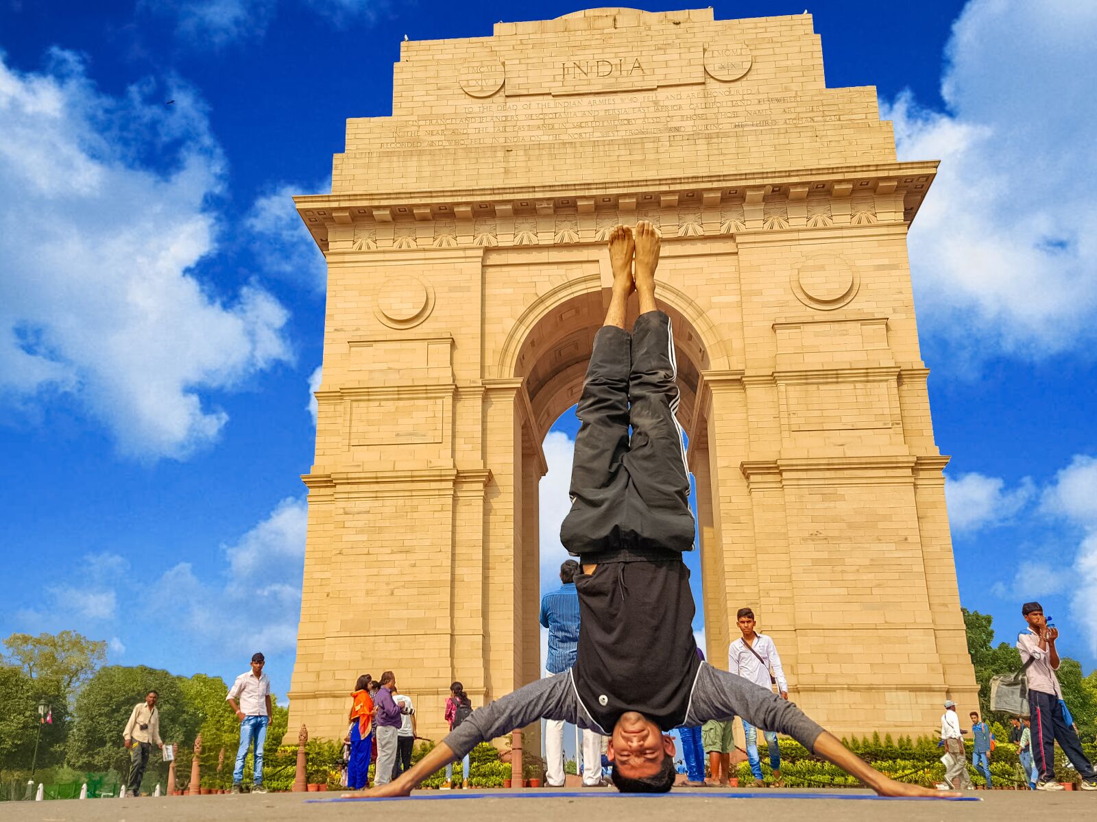 Samsung Galaxy Note5 sample photo. Yoga, india, sky photography